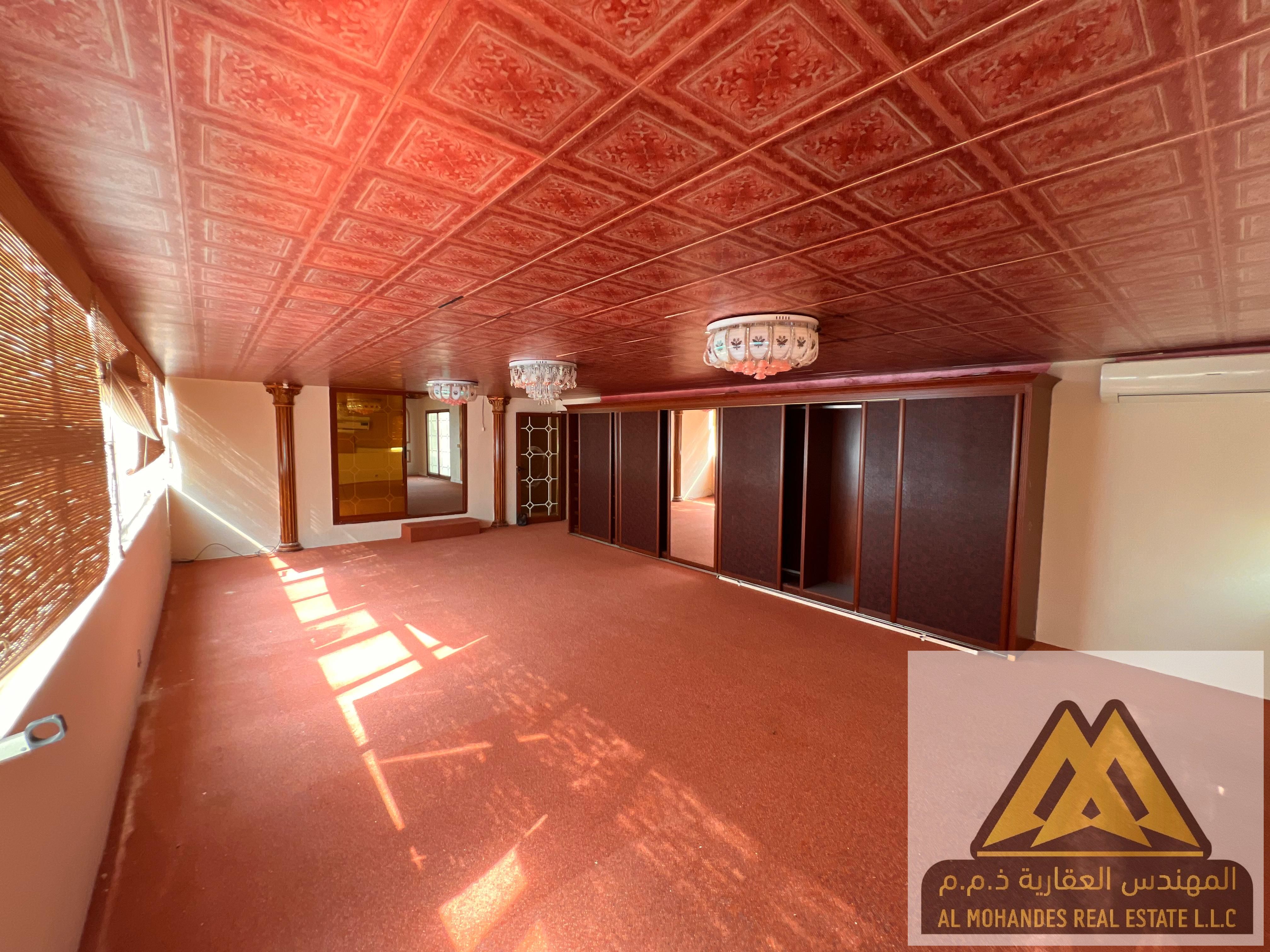 Lively area | Spacious size | Very good price | Air conditioning