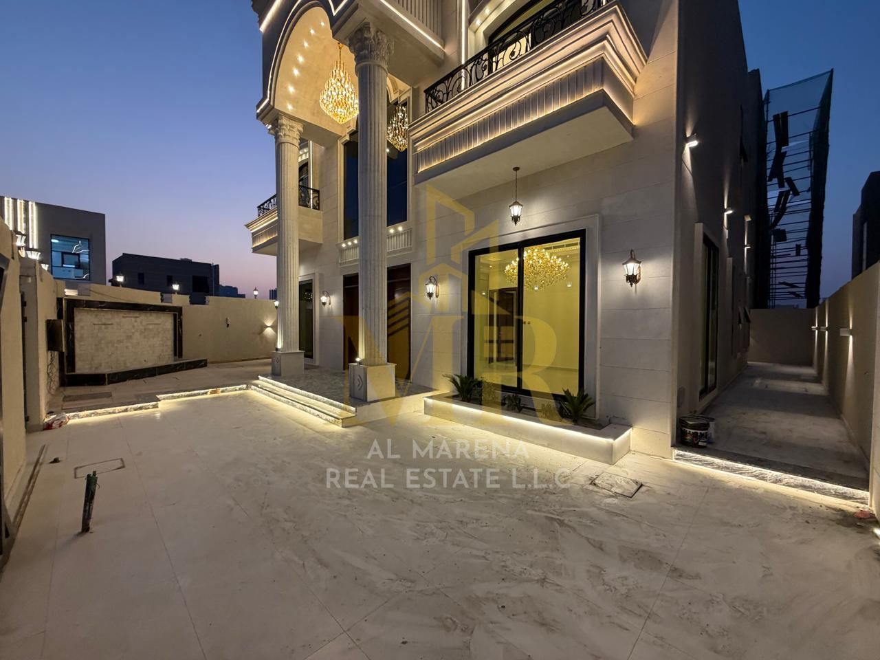 Own your dream villa and invest in a luxurious villa in the heart of Al-Hilweh with style and elegance, at a price inclusive of all fees.