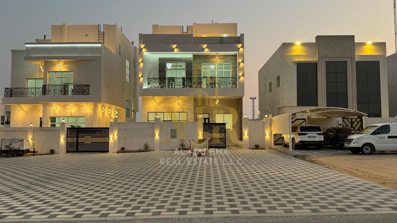A villa, including registration and title deed fees, on the main street, ready to move in, in one of the most prestigious areas of Ajman. Freehold own