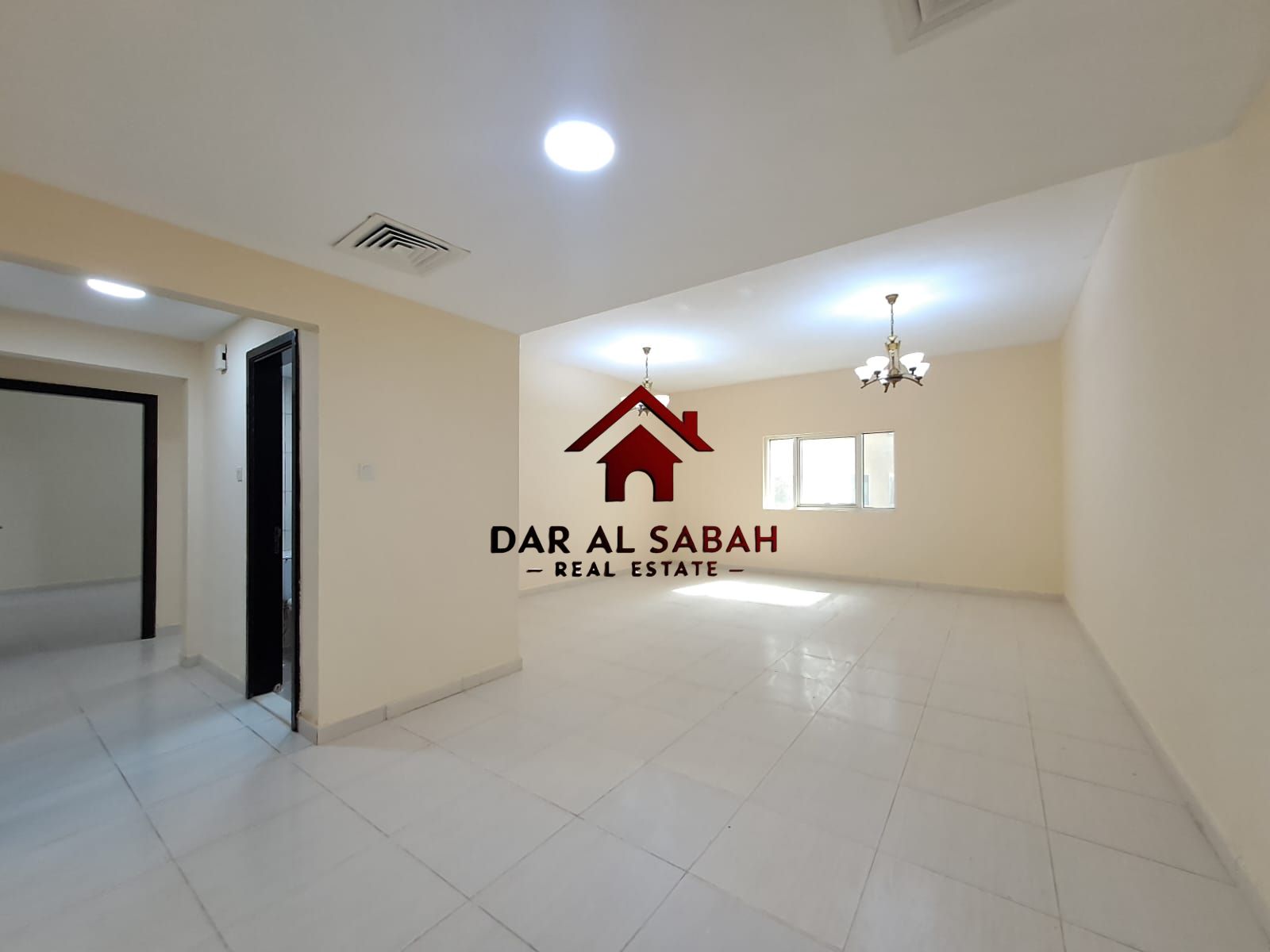 PARKING FREE 2BHK 48K3 YEAR SAME RENT BIG HALL MASTER BEDROOM WITH BALCONY 3 BATH FRONT OF SAHARA CENTRE