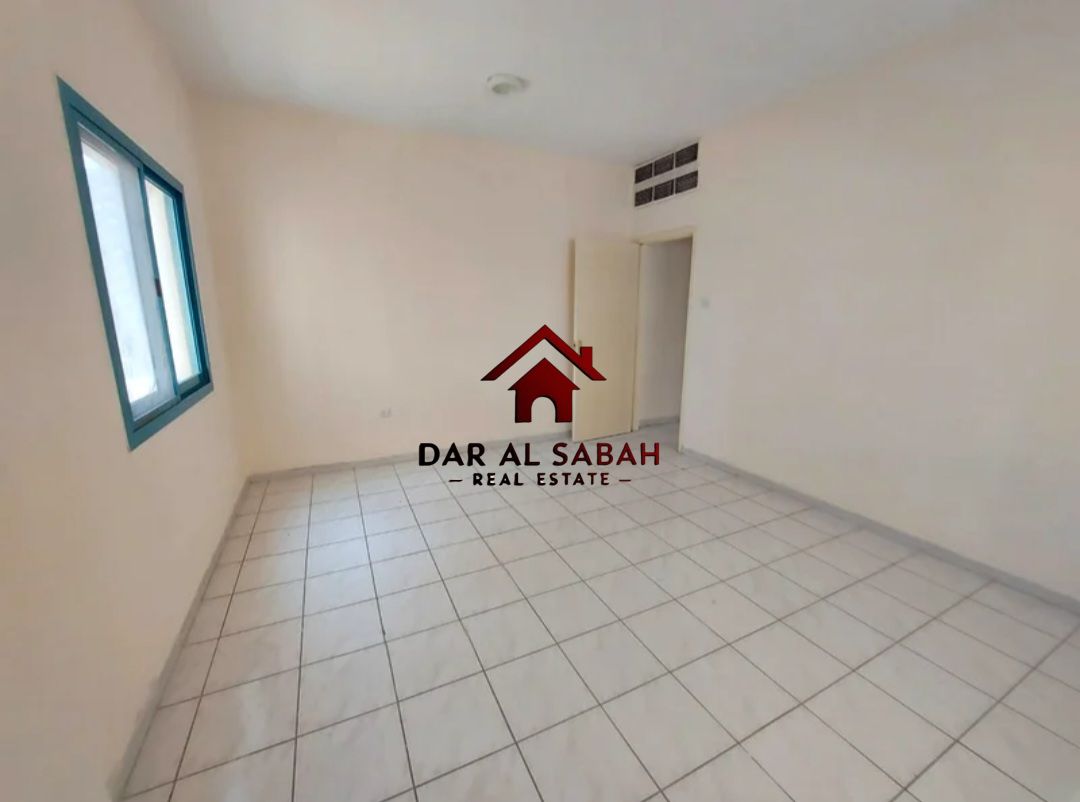 FAMILY BUILDING PRIME LOCATION EASY EXIT TO DUBAI
