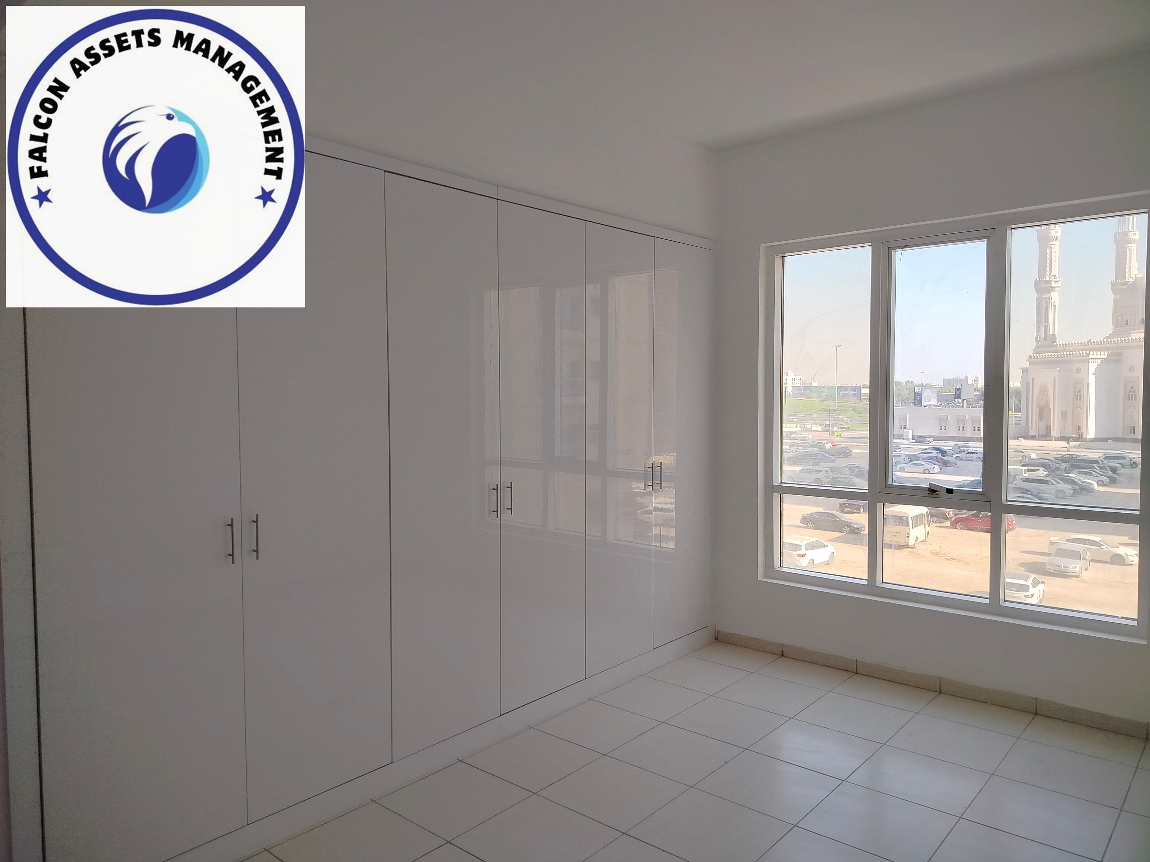 ECONOMICAL DEAL SPECIOUS APARTMENT IDEAL LOCATION