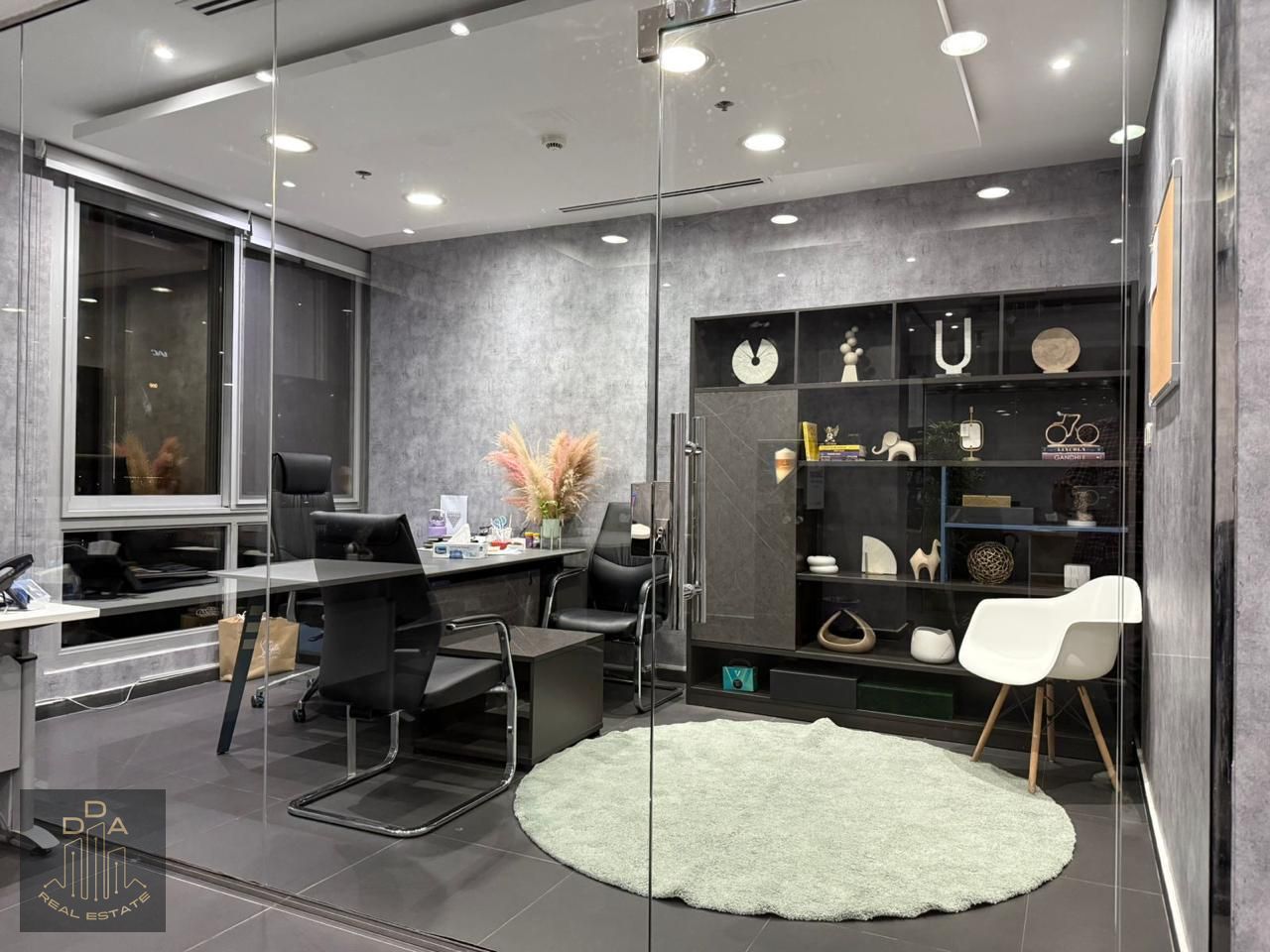 Spacious office | Meeting room | Reception area & waiting lounge