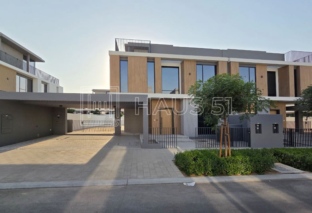 BRIGHT AND SPACIOUS| 5BED PLUS MAID AND STUDY ROOM