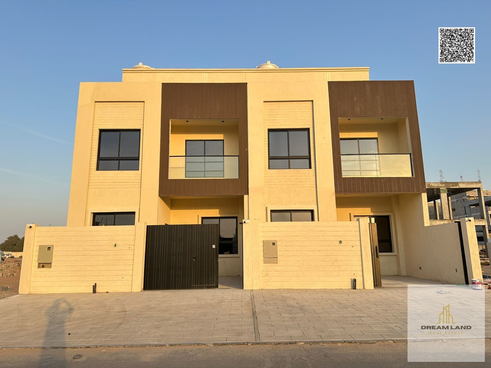 Don't miss this opportunity! 4-bedroom townhouse in Al-Hilw 2, luxurious design and excellent location. Price includes registration.