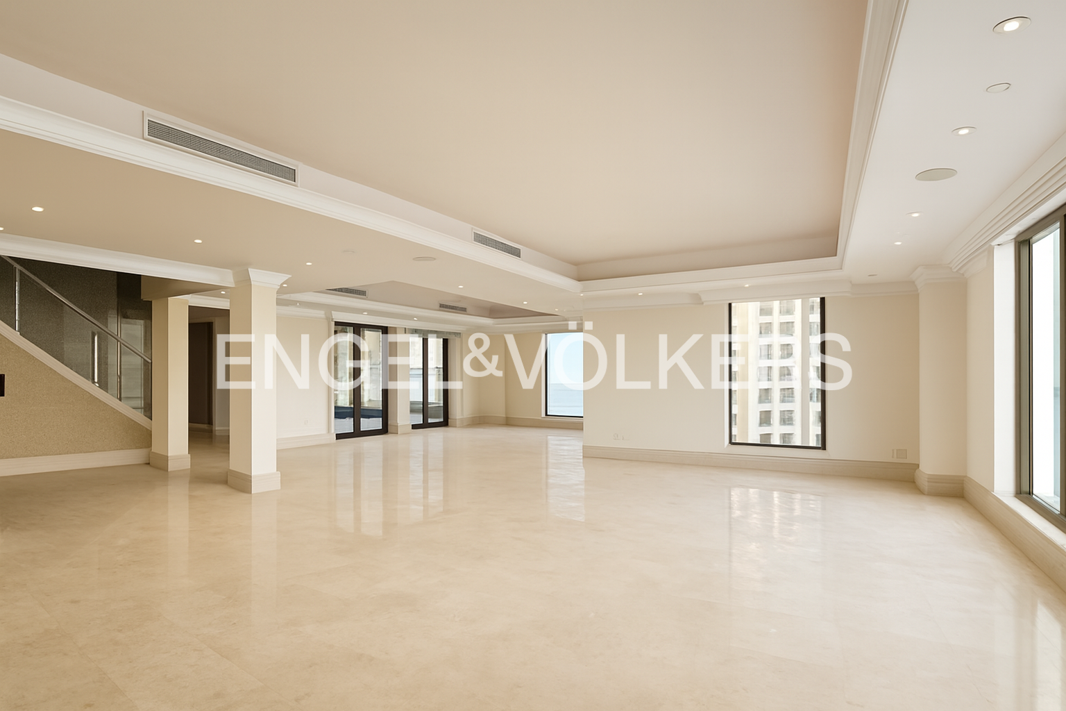 Vacant | Large Duplex | Private Pool