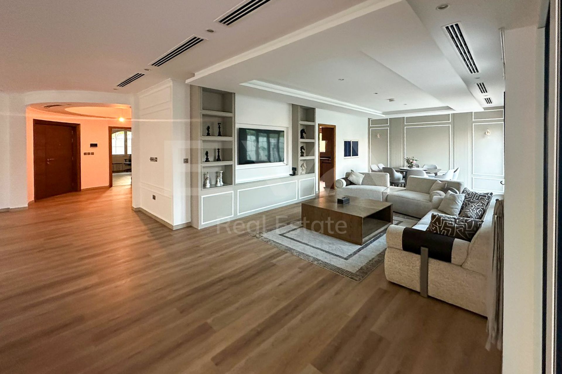 5 BR + Private Pool | Vacant Now