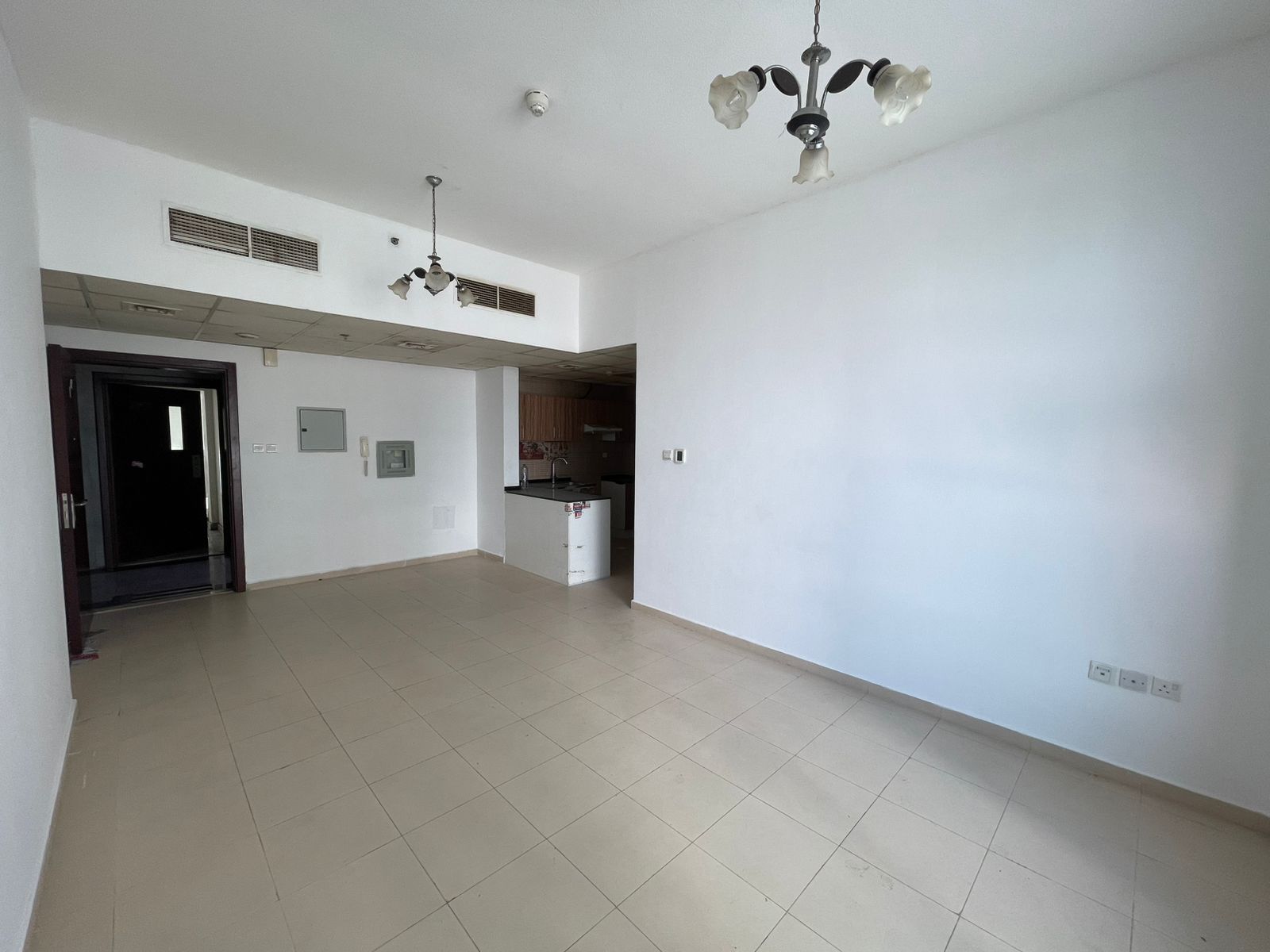 A special opportunity for those with refined taste only — Freehold ownership of a 2-bedroom apartment with a spacious open view.