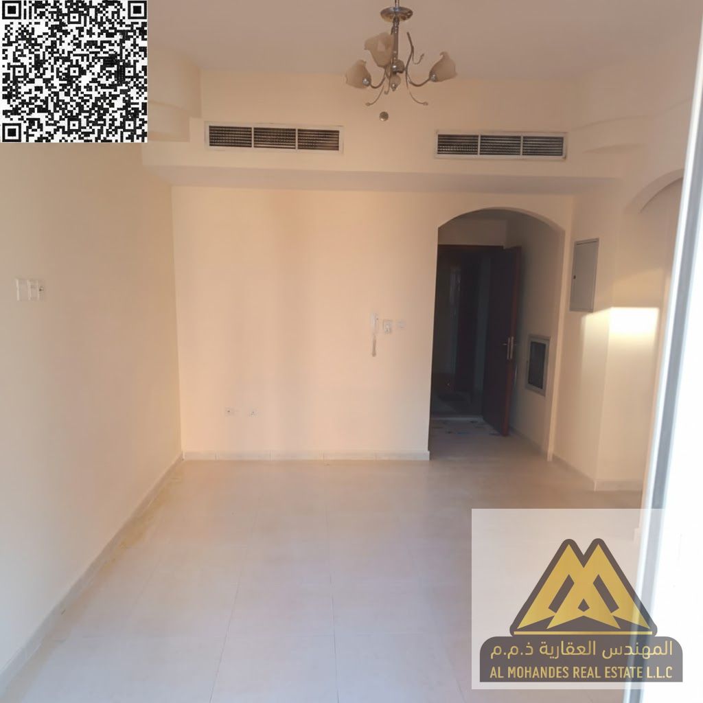 Balcony with a beautiful view of the main street | Very suitable for families due to its proximity to all amenities | Very spacious