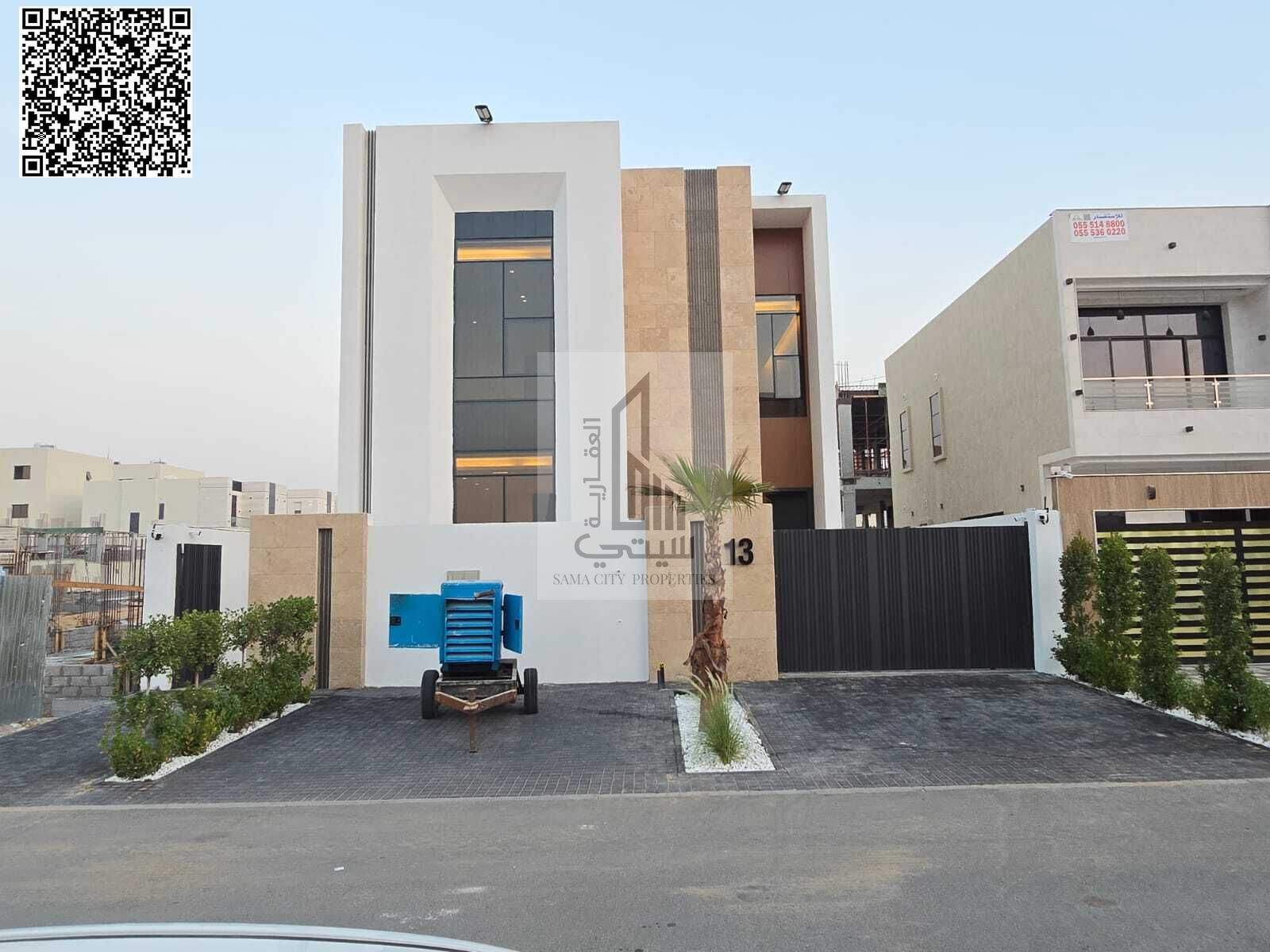 Luxury villa with no annual fees, freehold