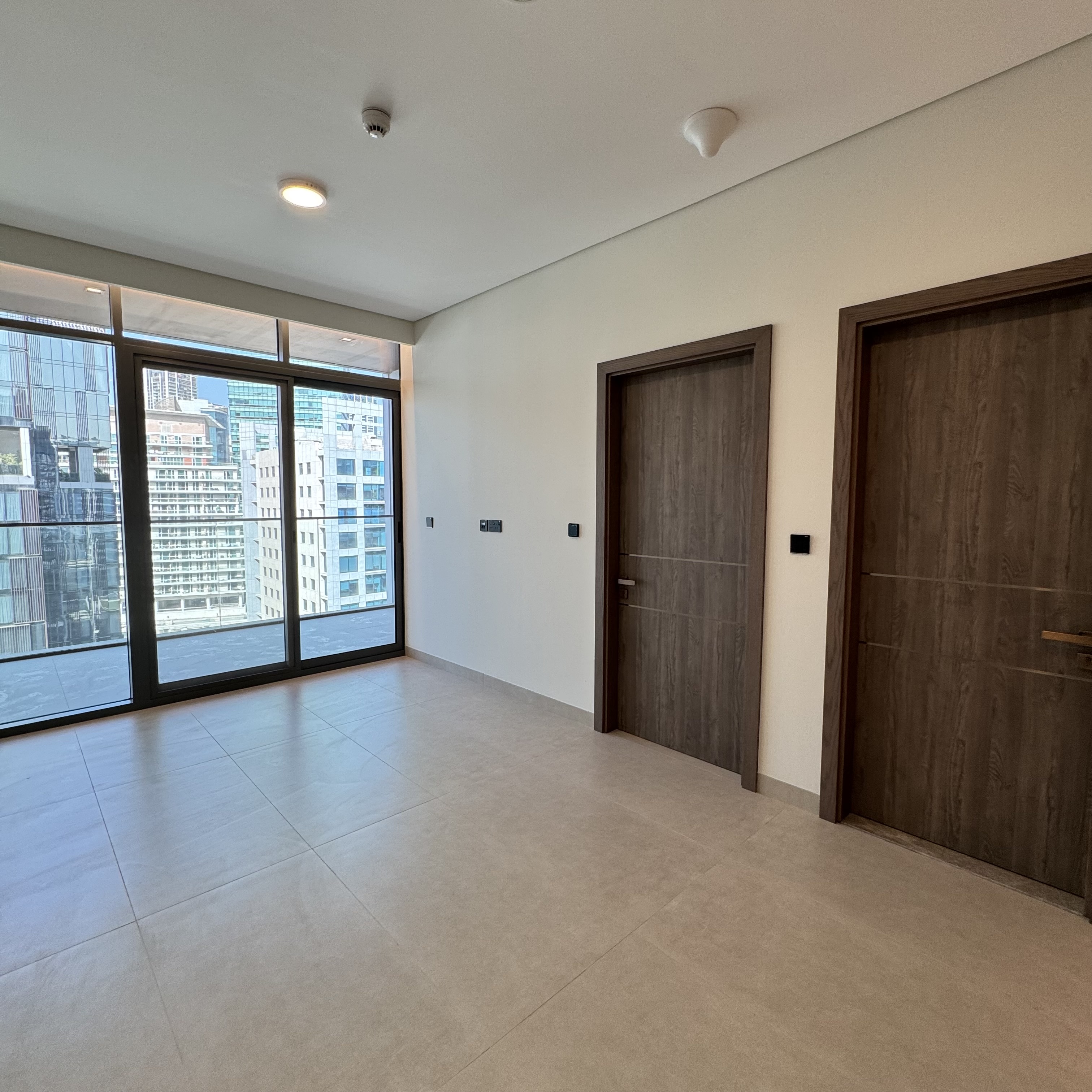 1 bedroom Burj View / 6 months minimum contract