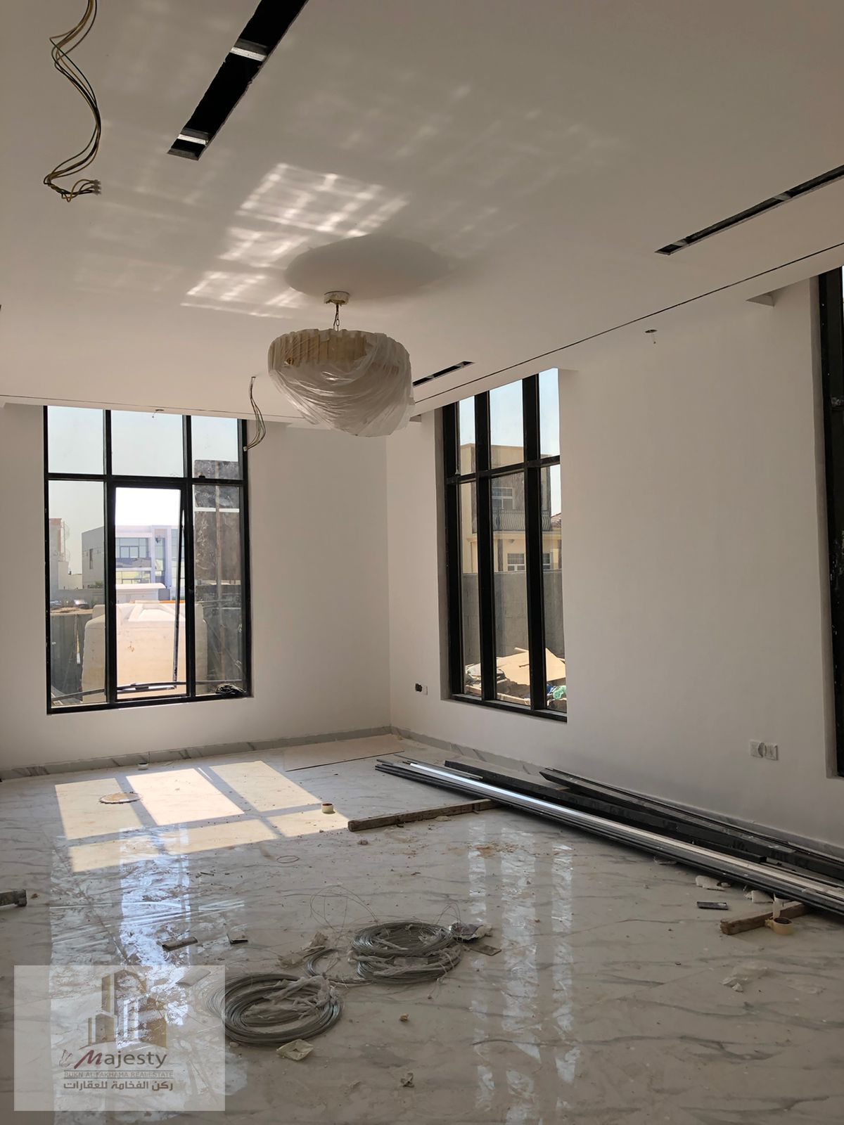 Villa for sale, first owner, freehold for all Arab nationalities in Al Houshi area, Sharjah Emirate, 5,000 sq. ft. , luxury finishes