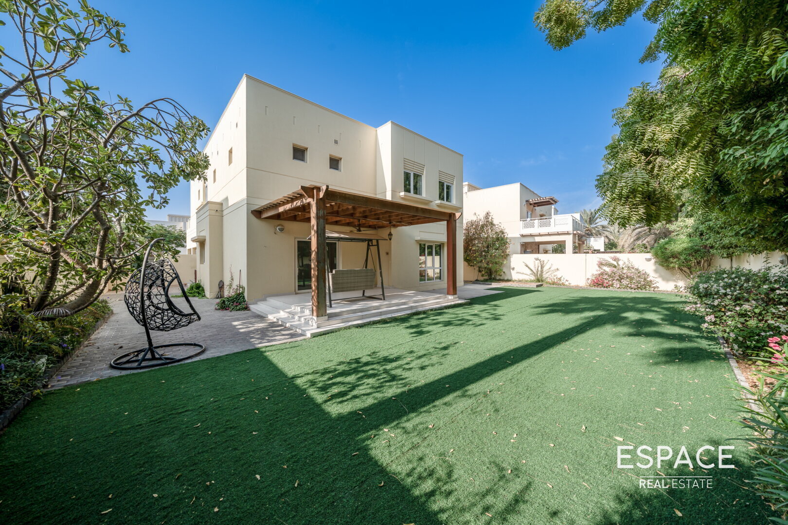 Must See | Huge Garden | Upgraded