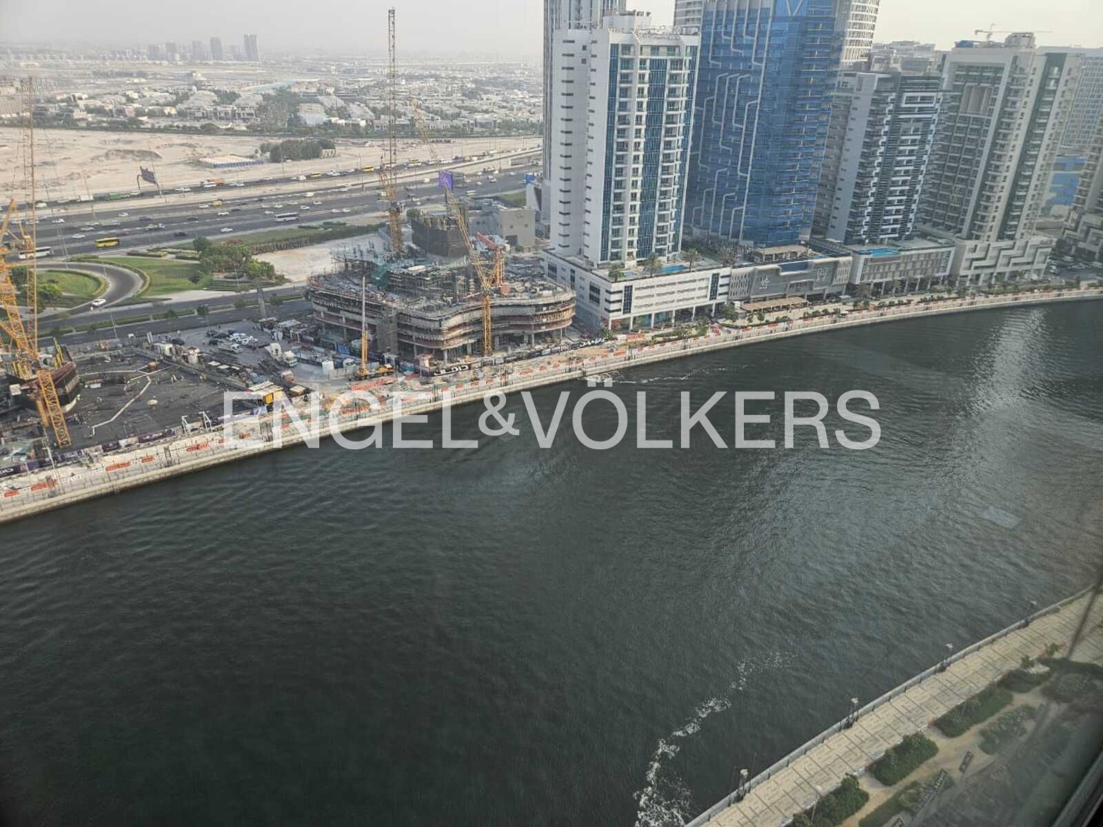Spacious | Full canal view | High floor