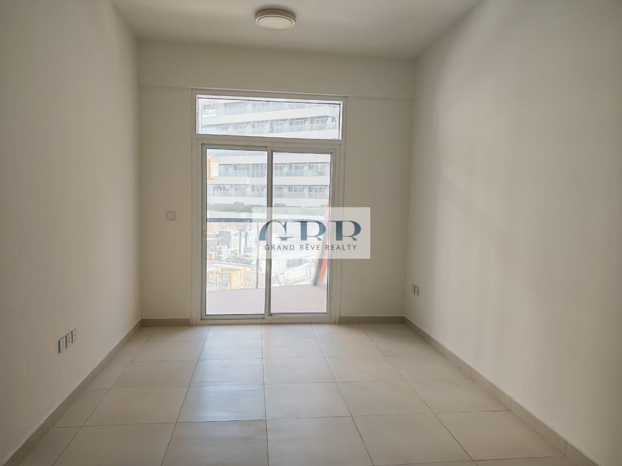 Prime Location | Spacious Unit | Ready to Move