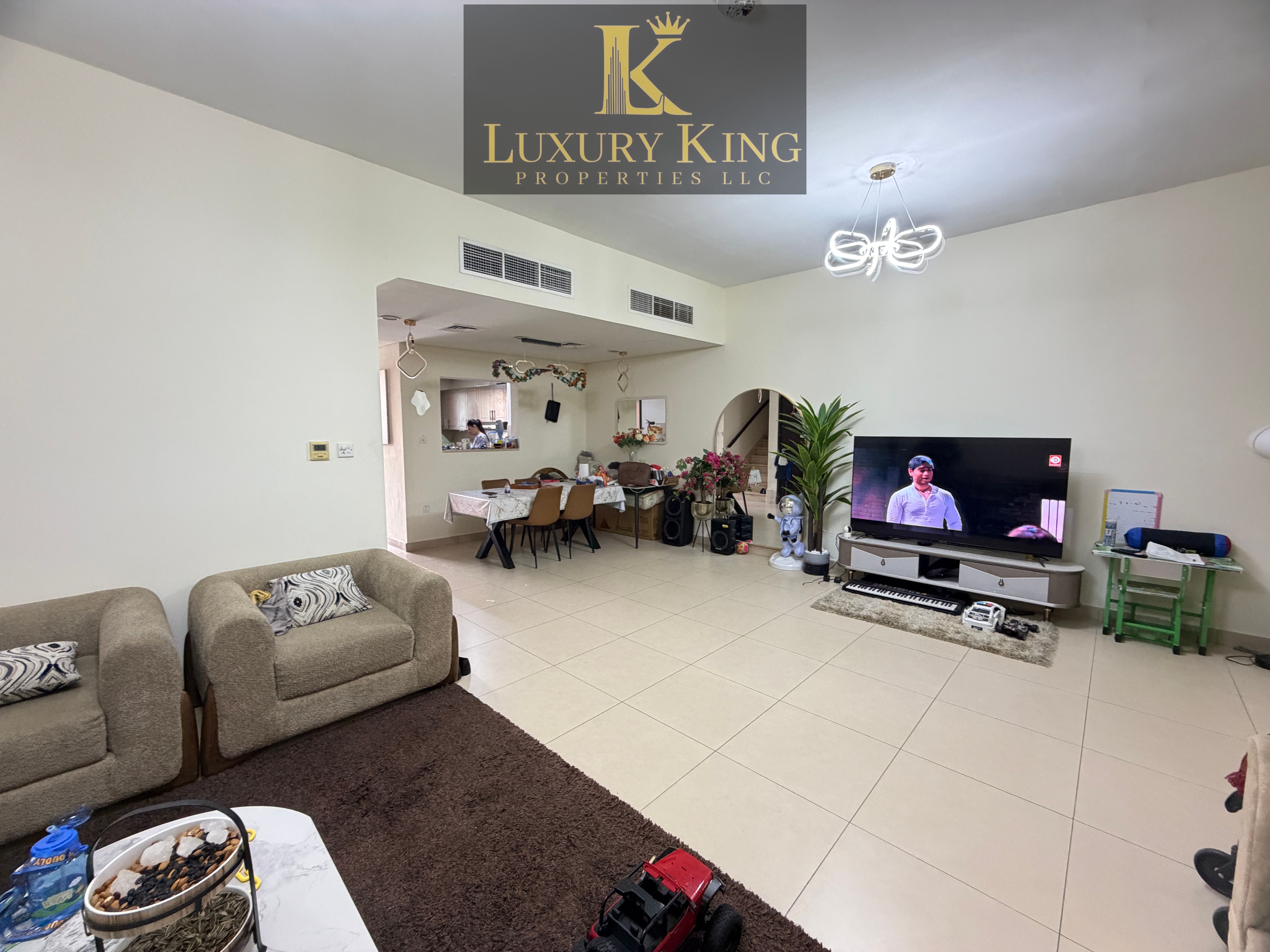 SINGLE ROW , VOT 3 Bedroom + Maid Room Townhouse