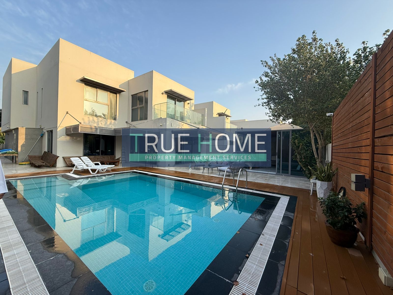 Corner Luxury Stand-Alone Villa With Swimming Pool