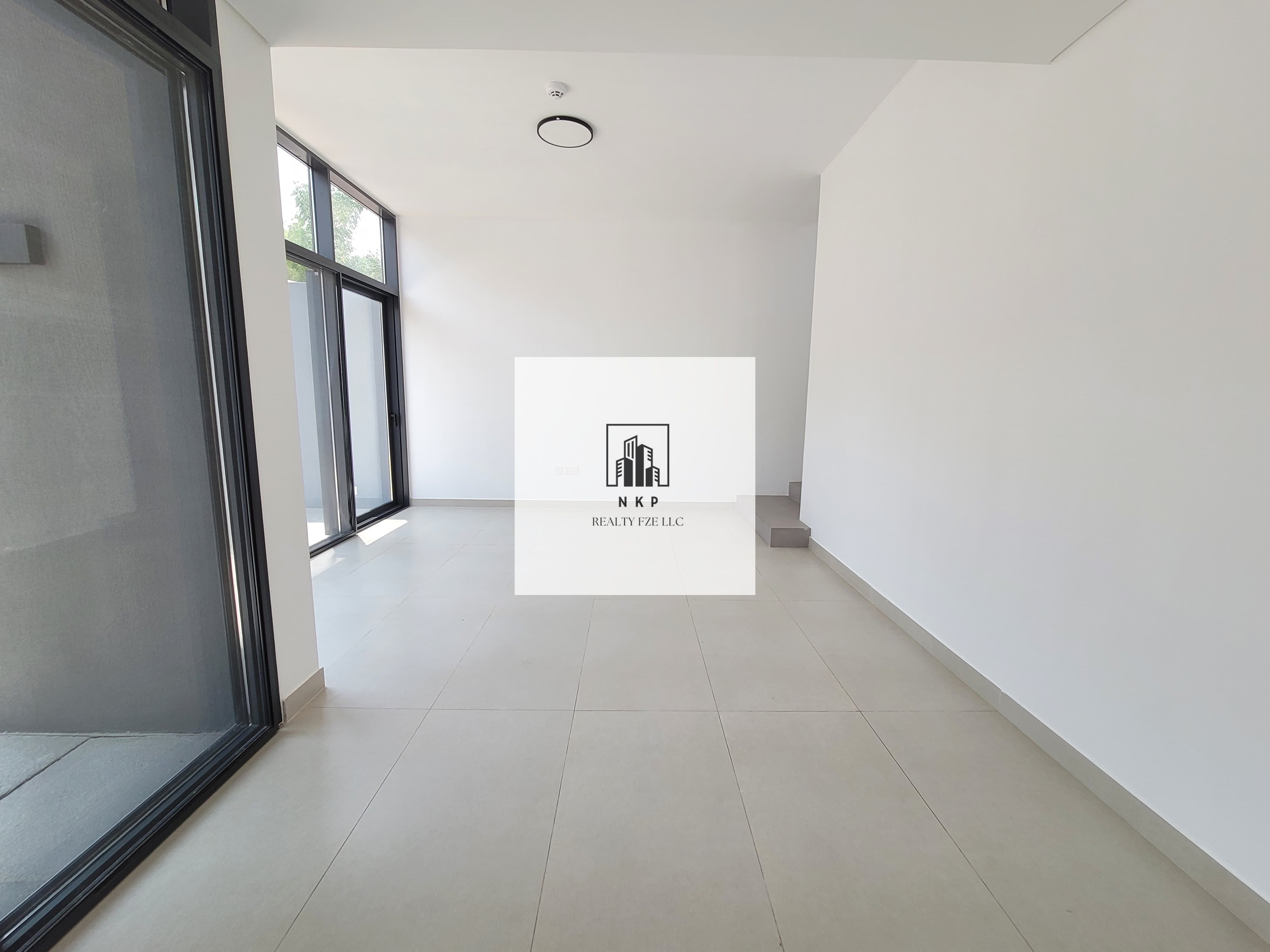 Specious luxury 2bedroom townhouse for rent in Masaar