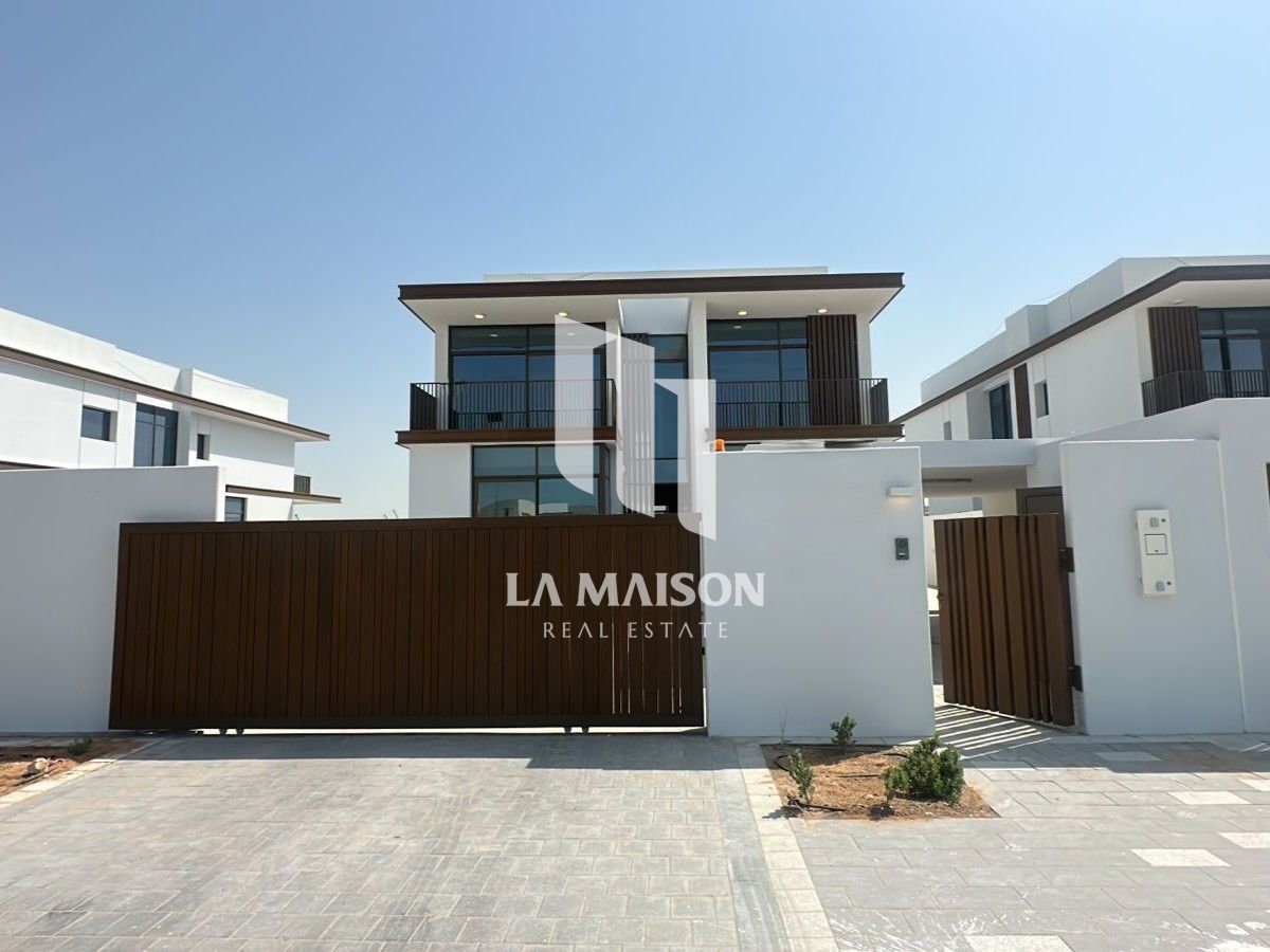 Waterfront Villa | Single Row | Brand New 5BR + M