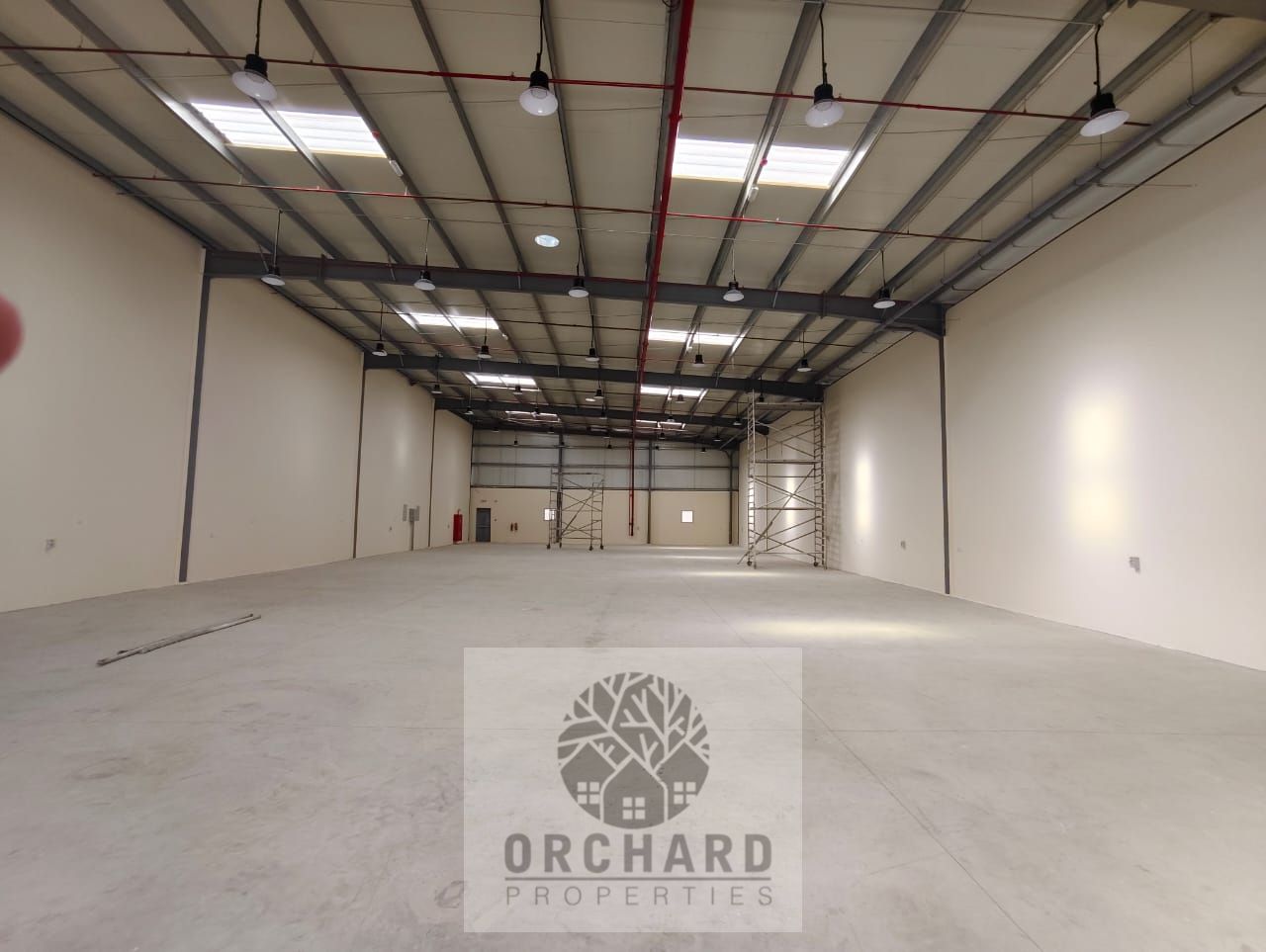 Brand new warehouse ready to move rent 500k