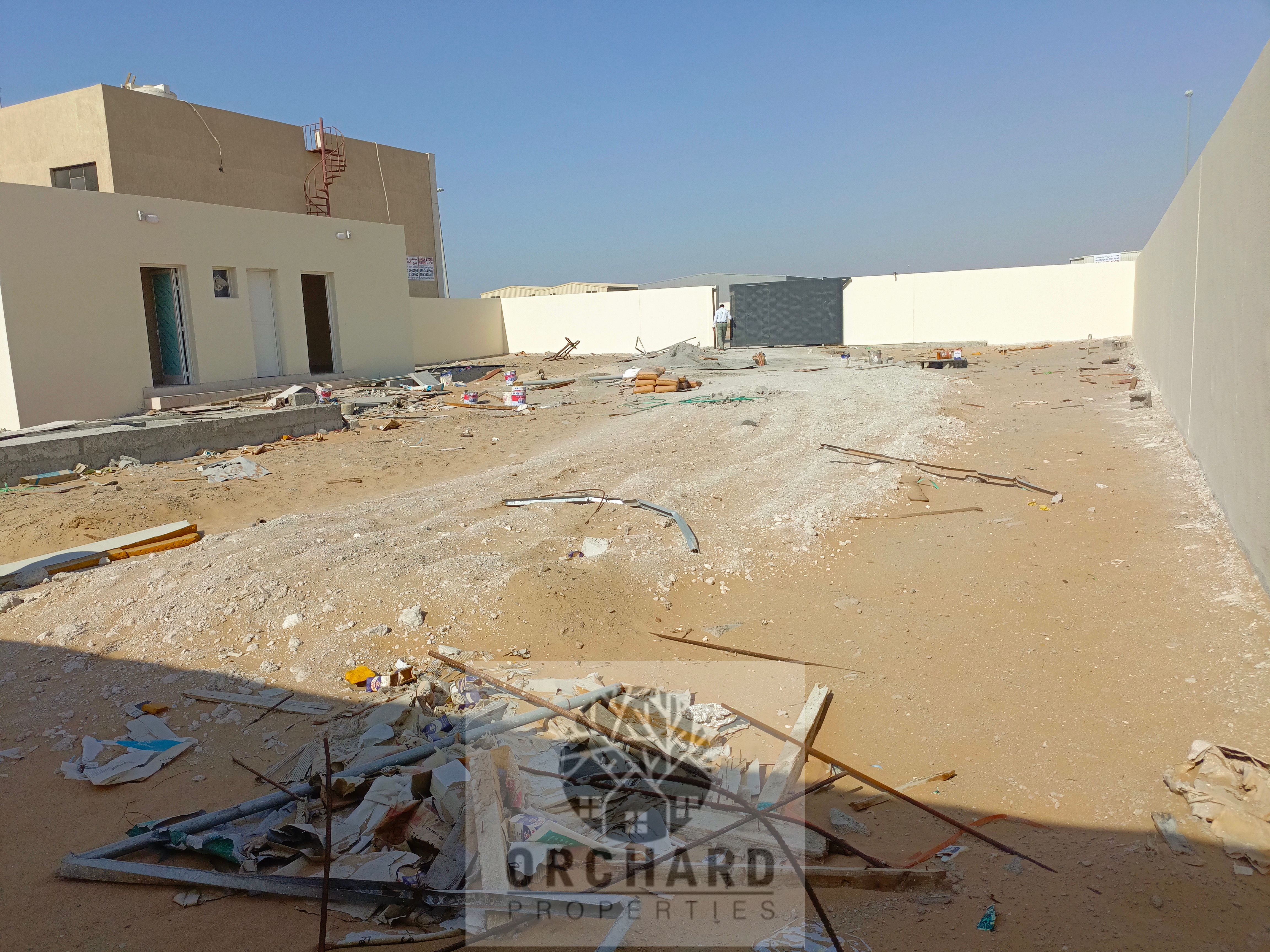 Open yard Prime location ready to move front of the road rent 150k