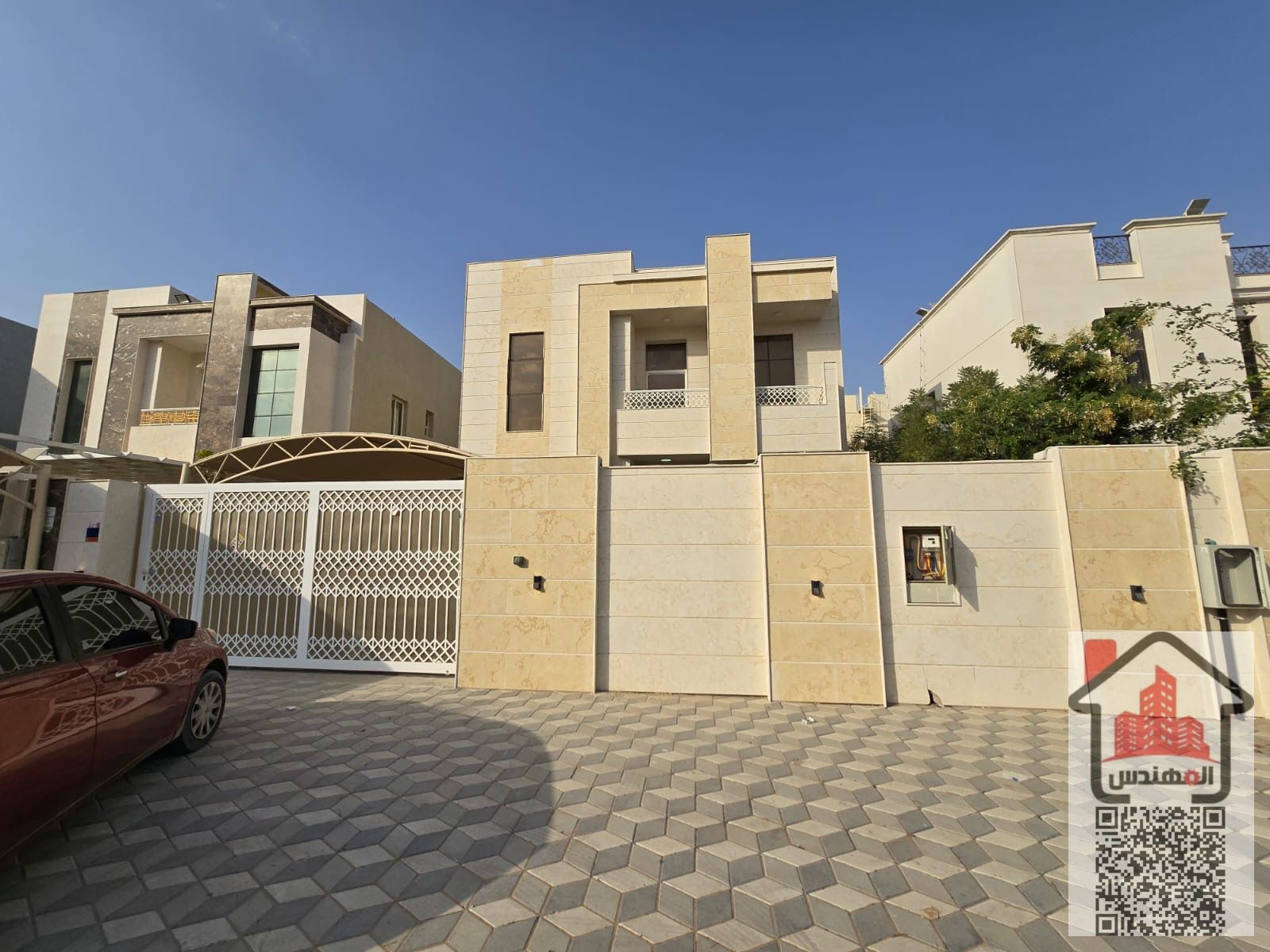 Villa for rent, residential, electricity, citizen In Al Yasmeen, on a main street 3 master bedrooms on the upper floor Hall and master bedroom on the ground floor with a kitchen Large courtyard, external setback, and parking Residential price: 85,000 dirh