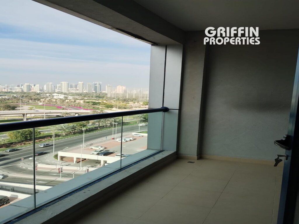 1BHK | Chiller Free | Near to Metro