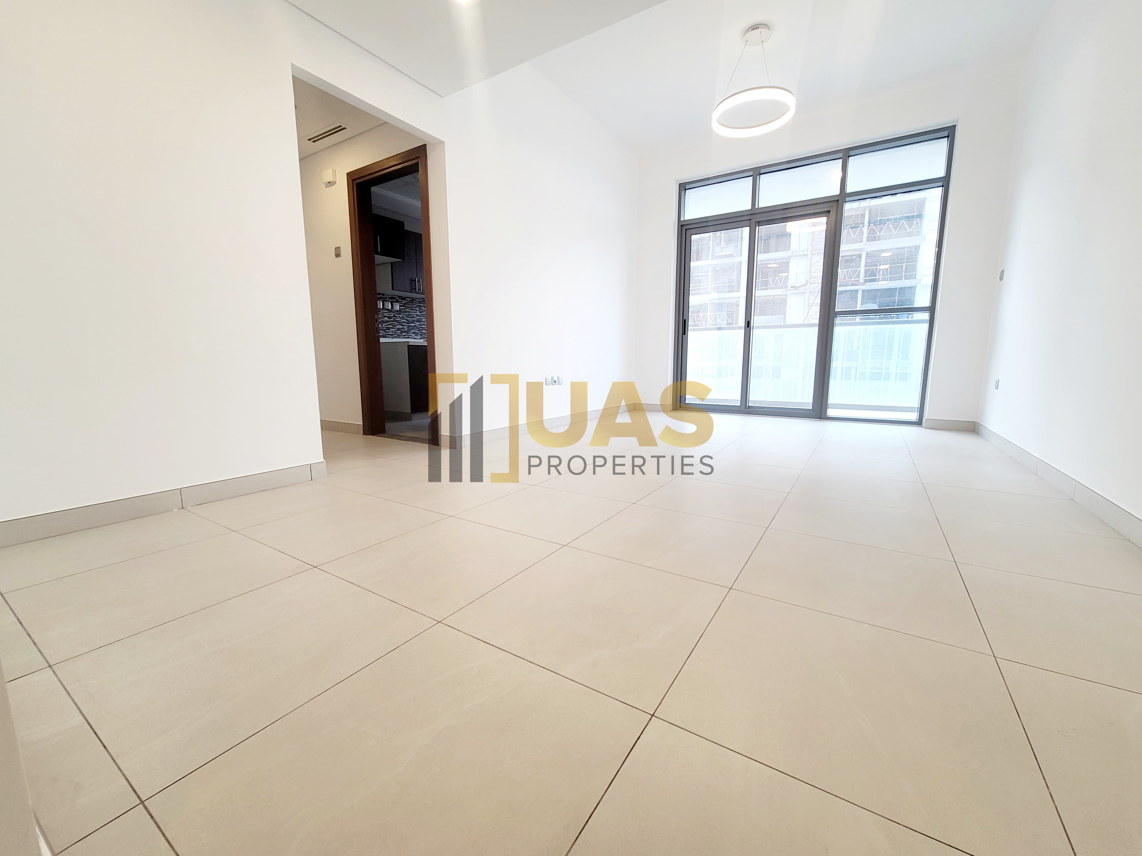 Lavish apartment 1bhk |with balcony |close kitchen | close Metro