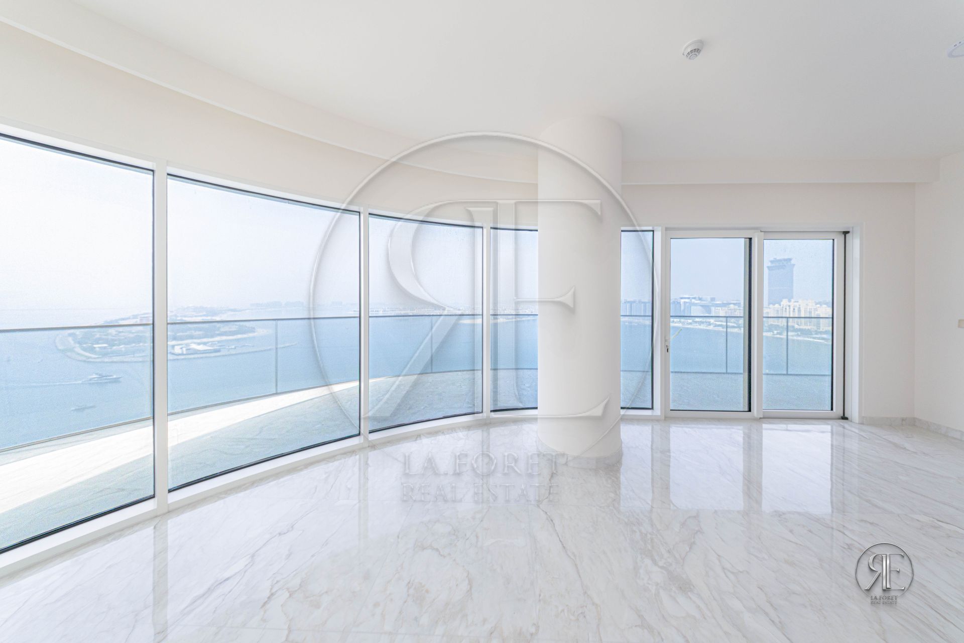 Spacious 3BHK | Grand Bleu Tower | Sea Views