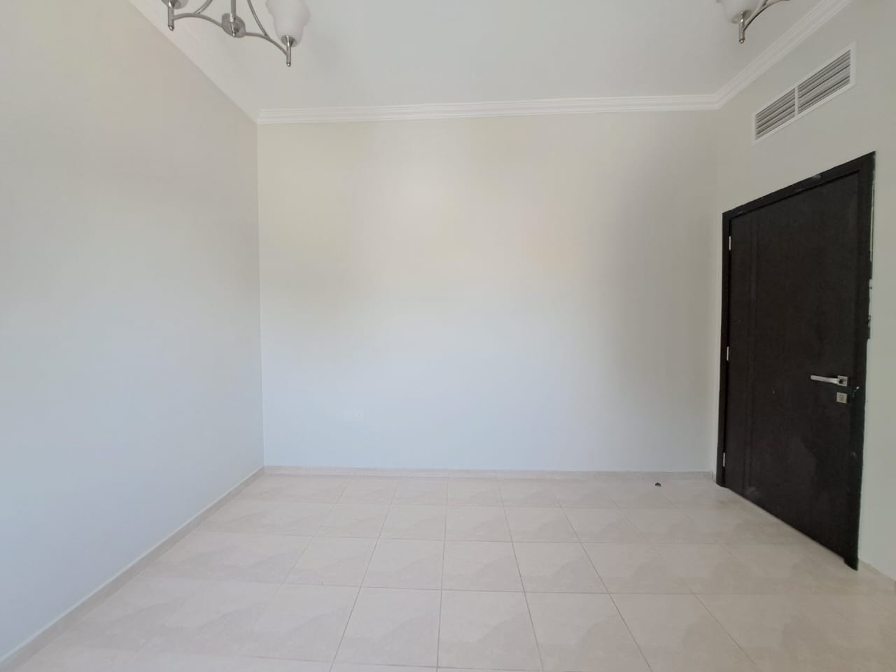 Like 2 badroom with balcony and 2 WASHROOM full open view price 55k