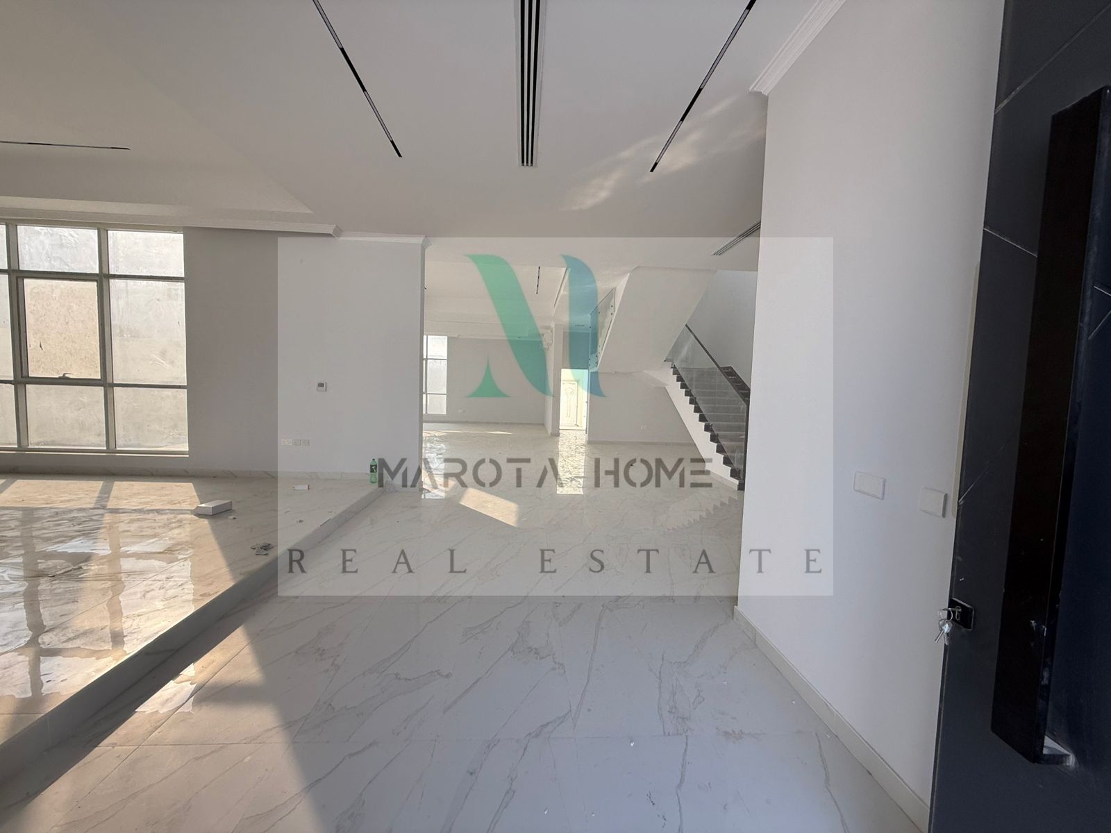 Villa For Rent, 4 Master Bedrooms, Prime Location