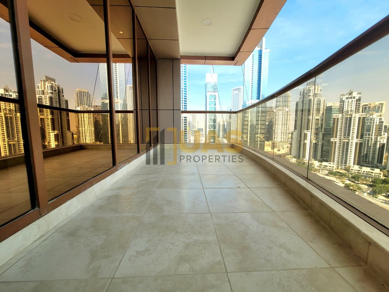 Spacious Living 3 bedroom with maid room | close Metro | downtown view