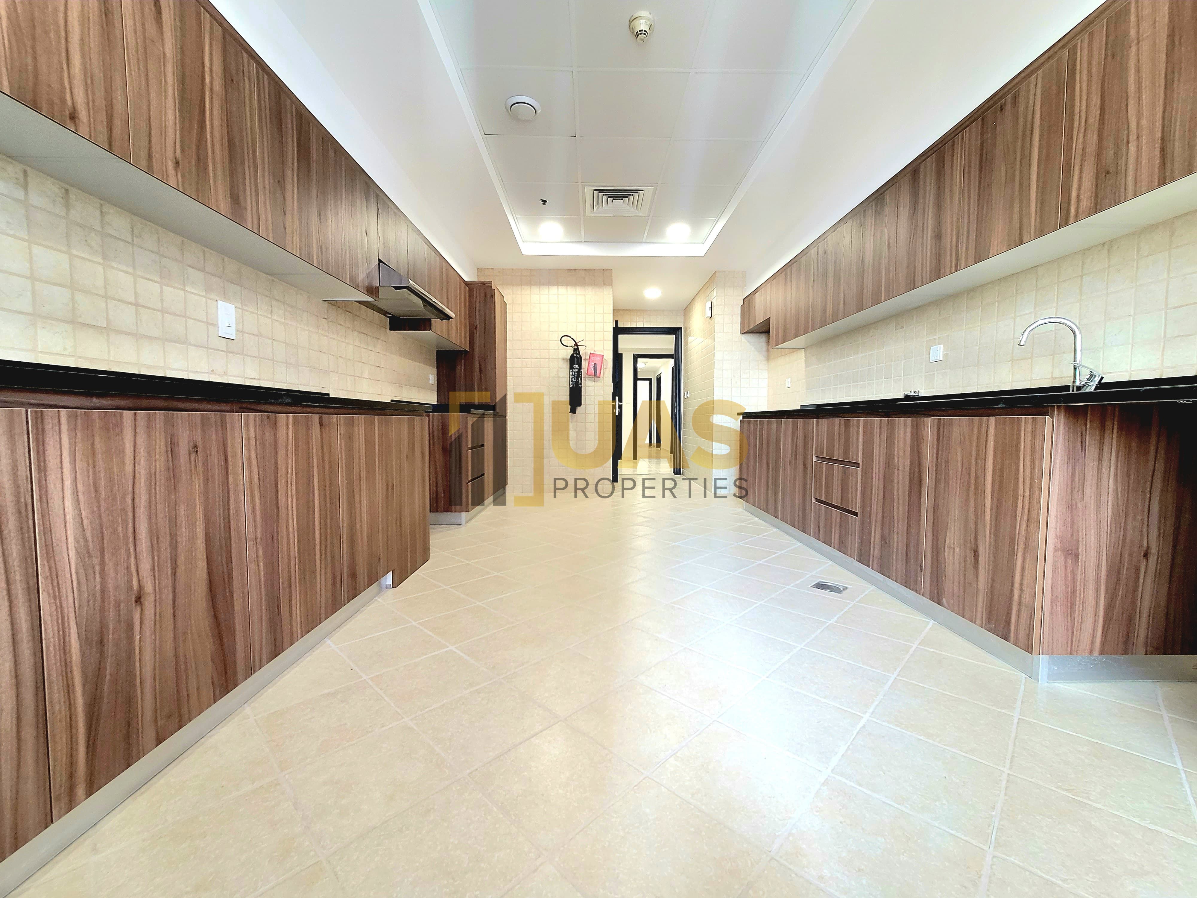 3bhk apartment chiller free with maid room | huge balcony | close Metro