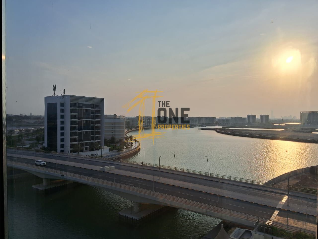 Spacious 2BR| Corner Unit| Lagoon view |Gateway 2