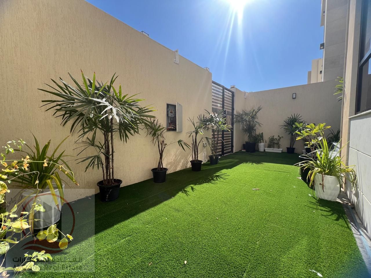 Townhouse villa for rent in Al Zahia, 6 rooms