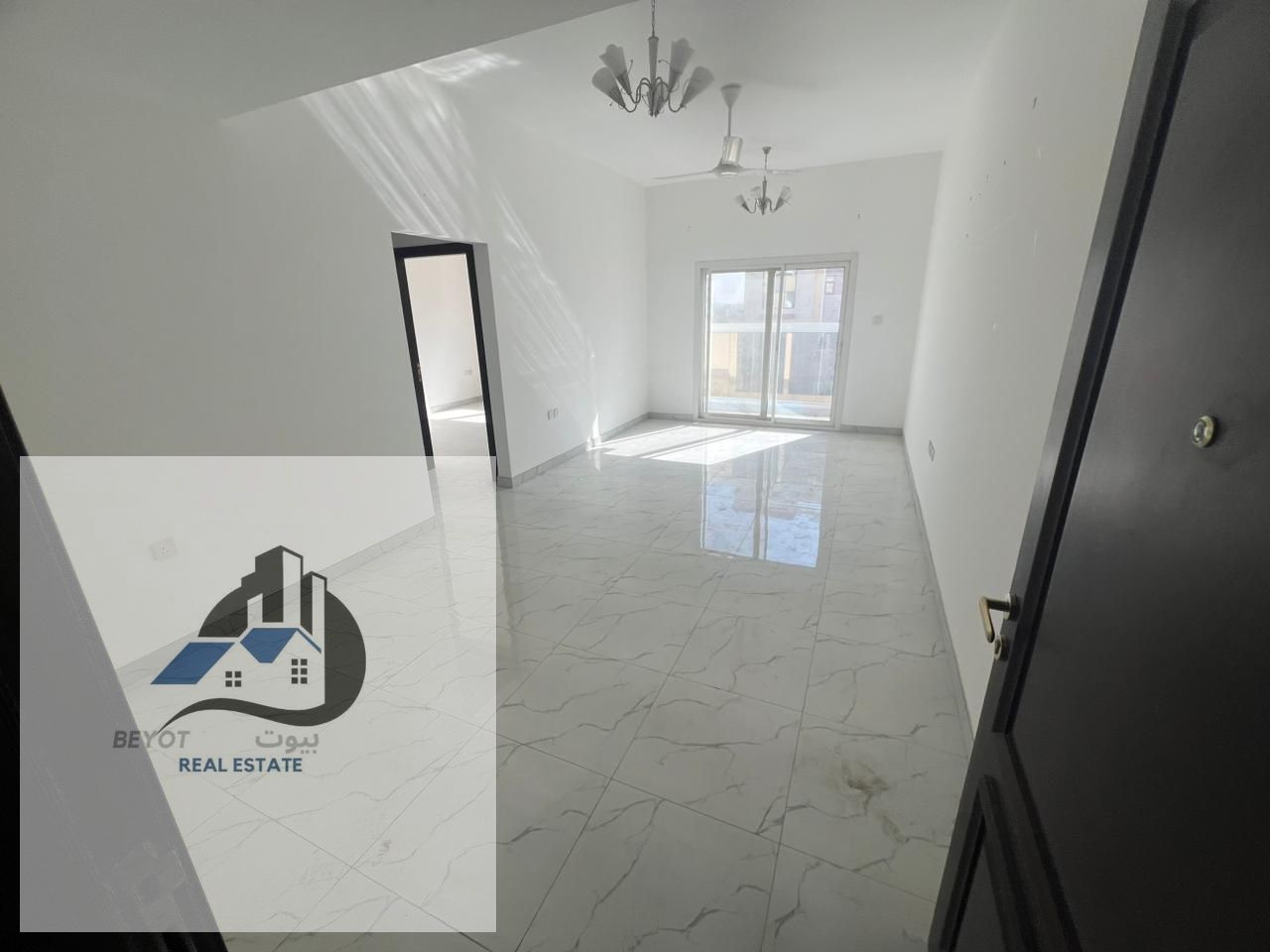For Rent in Ajman – Al Mowaihat 3 A 2-bedroom apartment with a spacious living room, in excellent condition, second tenant, located in a prime and f