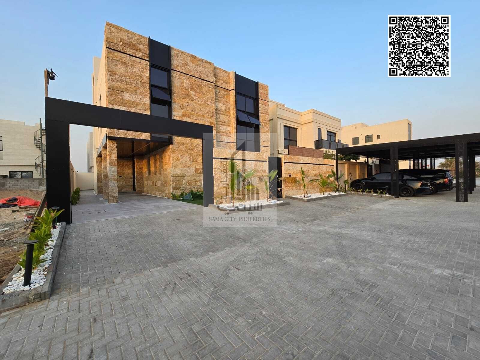 Luxury villa with no annual fees, freehold