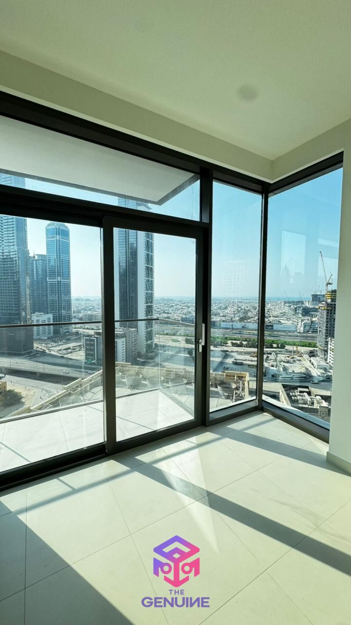 Corner Unit | Spacious Layout | Vacant | Mid Floor