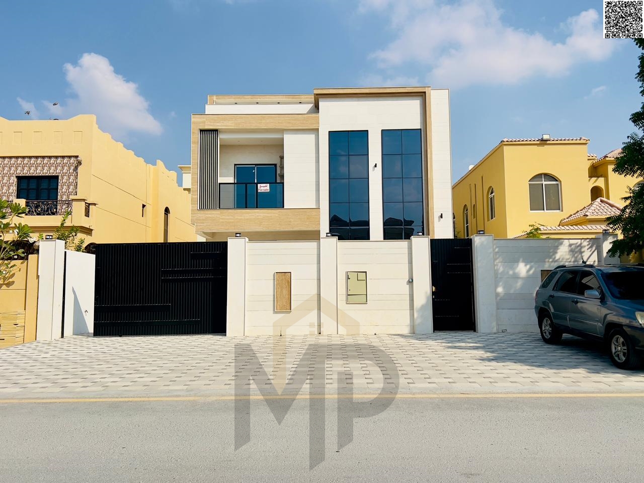 Luxury modern villa for sale, two floors and a roof, central air conditioning, high-end finishes, freehold ownership for all nationalities