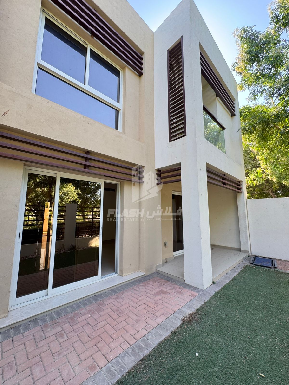 Family-Friendly 2-BR Townhouse with Modern Comfort