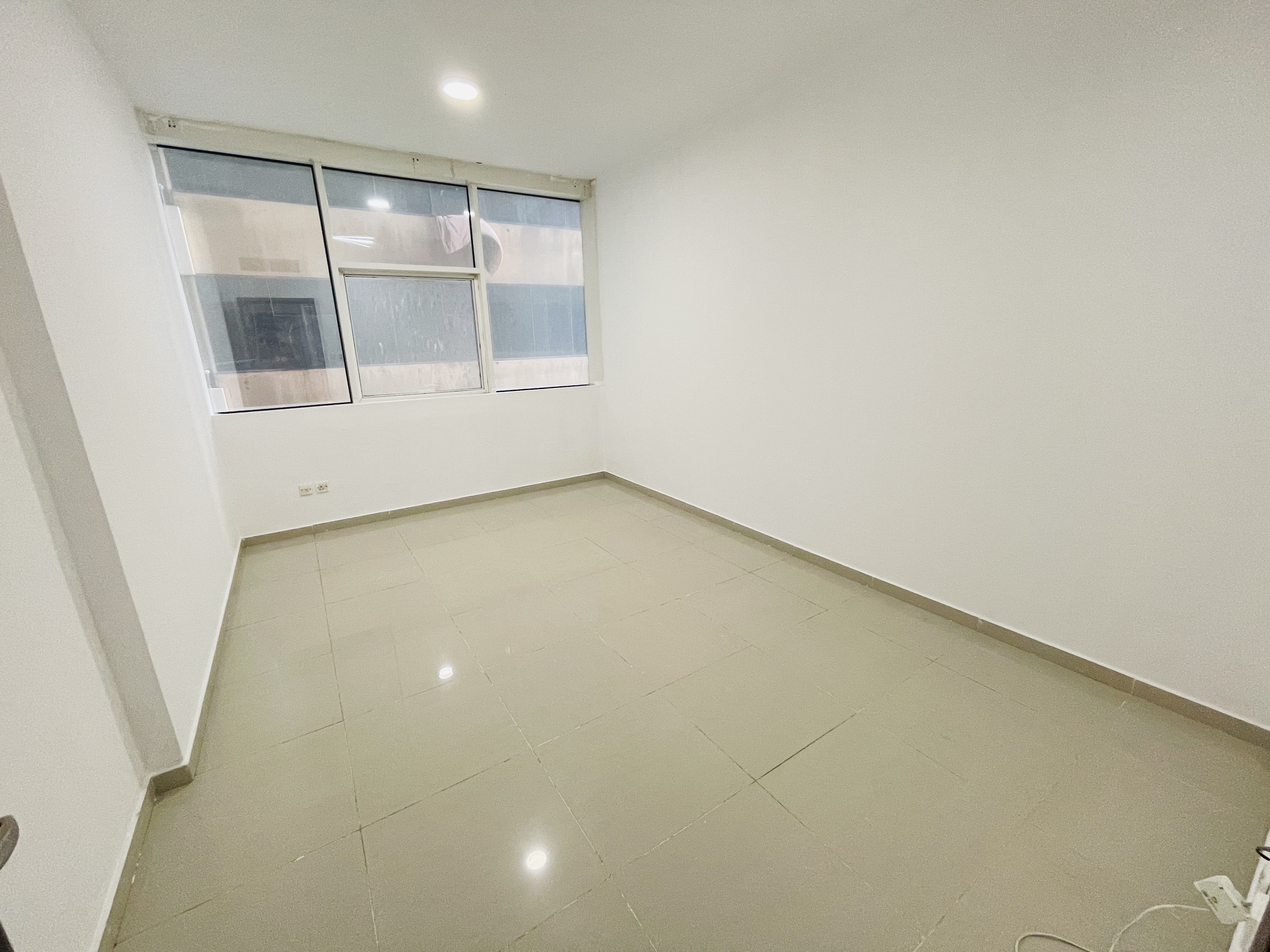 FAMILY BUILDING CLOSE HALL ONE MONTH FREE CLOSE TO DUBAI RTA BUS STOP