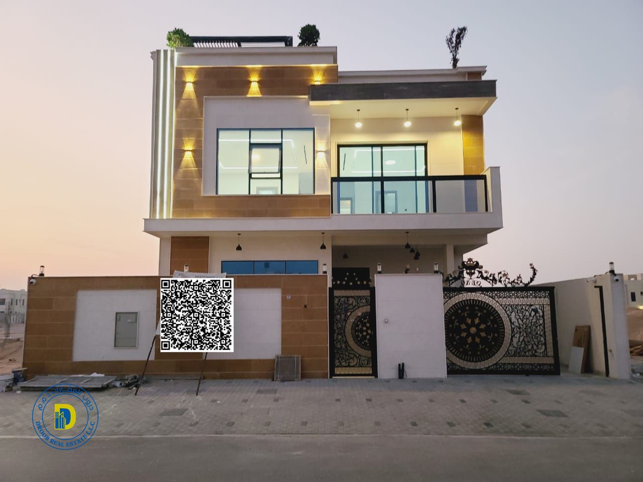 Al Bahia Villa, 6 bedrooms with a modern roof terrace, at a great price. Super deluxe finishing. Freehold. Bank financing
