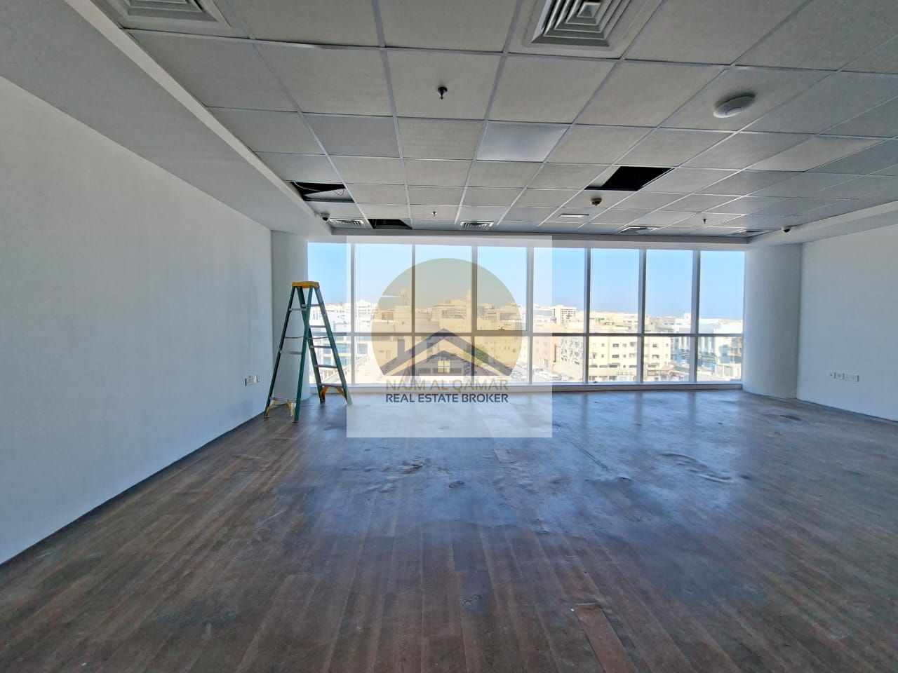 Chiller free _ Ready office for rent on prime location