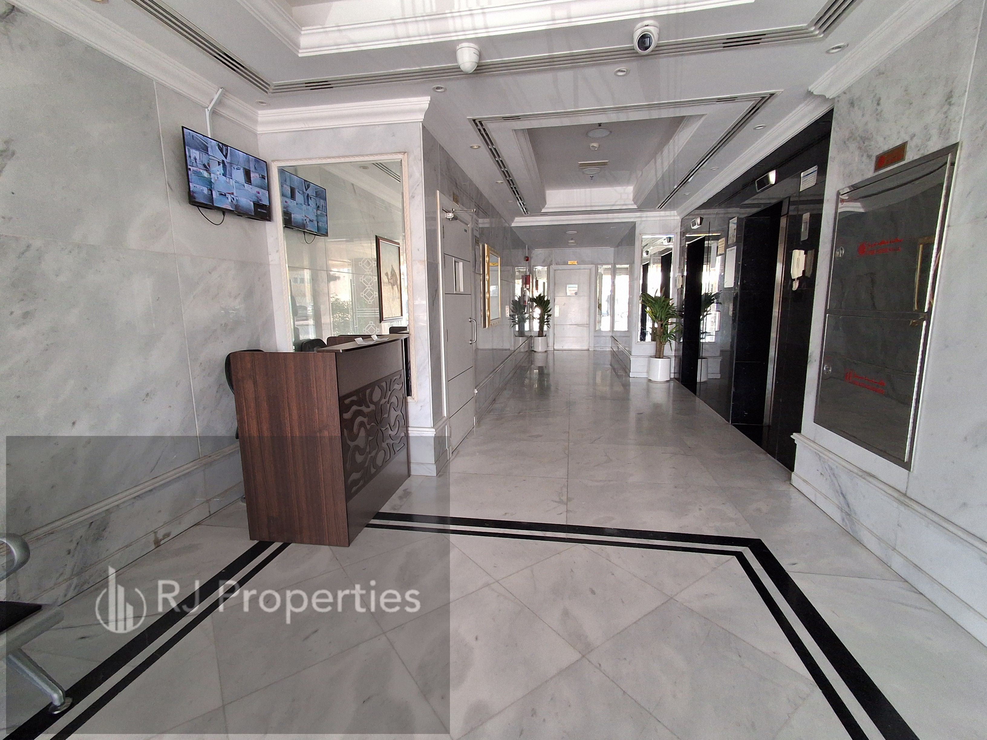 2 BR apartment - school zone - balcony - easy access for Dubai