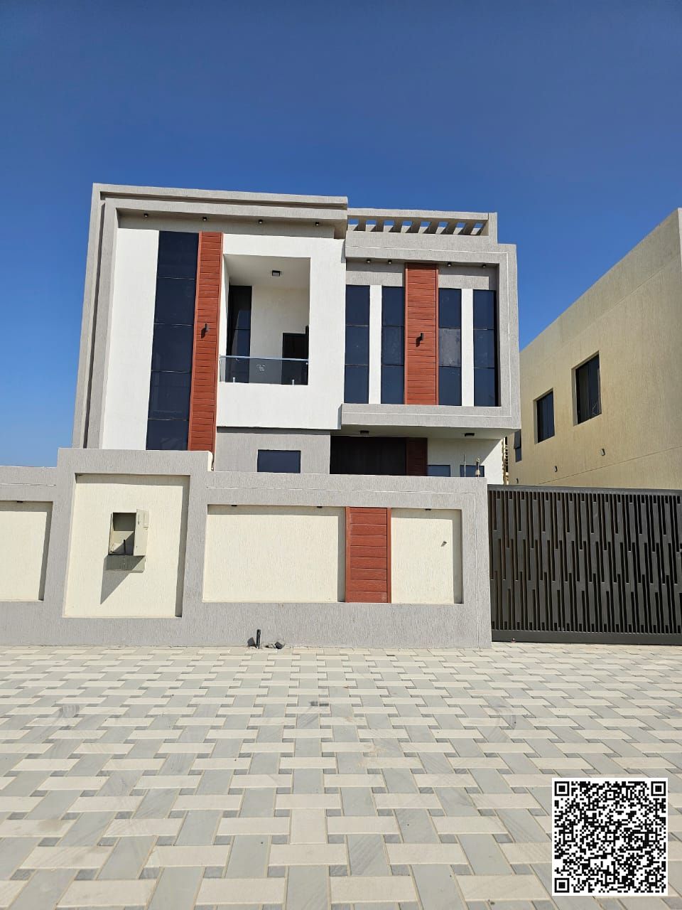 Luxurious Modern Villa for Sale in Al Helio 1