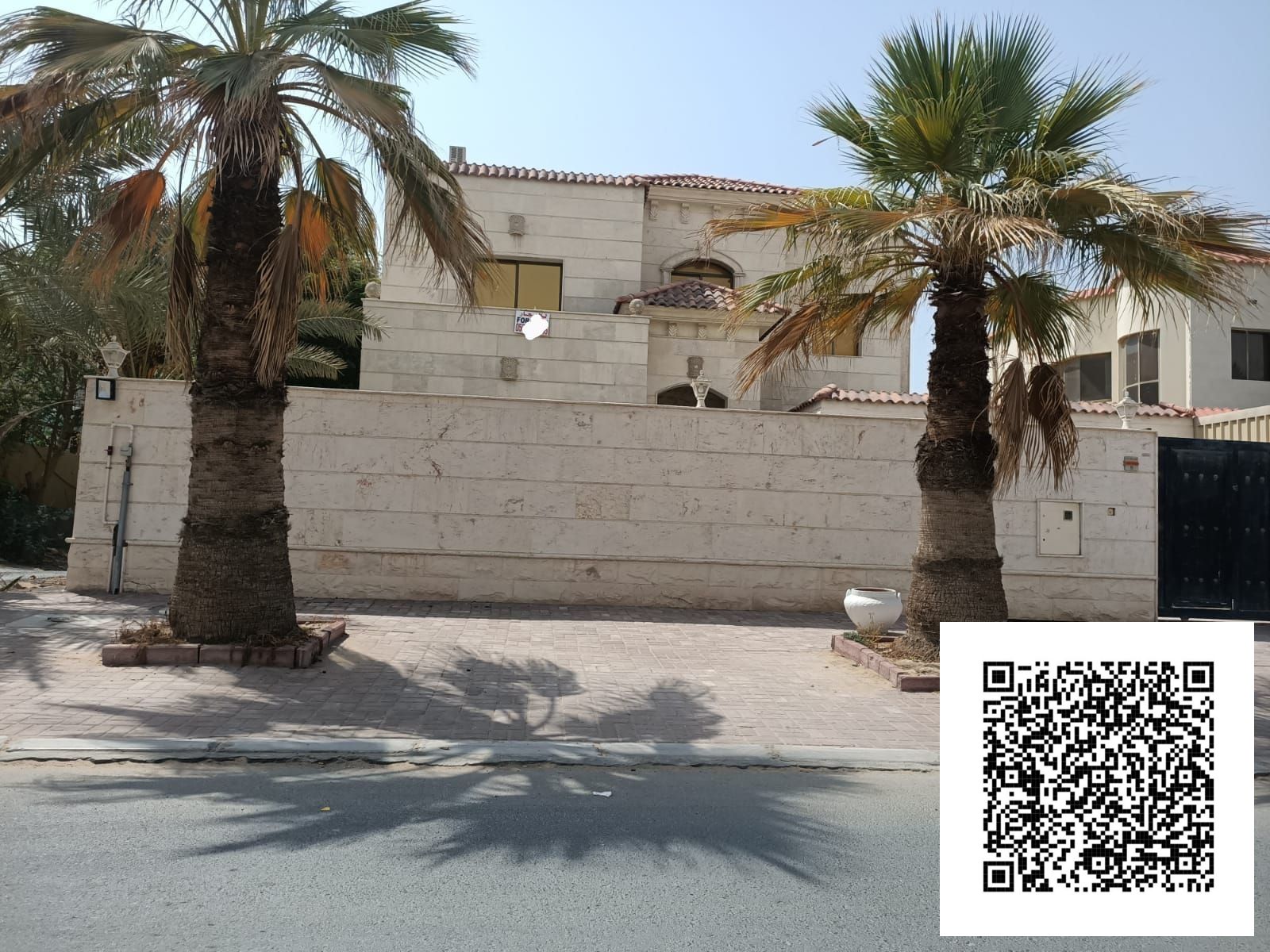 Villa for rent on the main street
