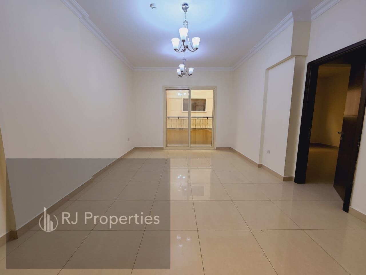 LUXURY 1BHK WITH BALCONY WARDROBE COVERD PARKING JUST 40K