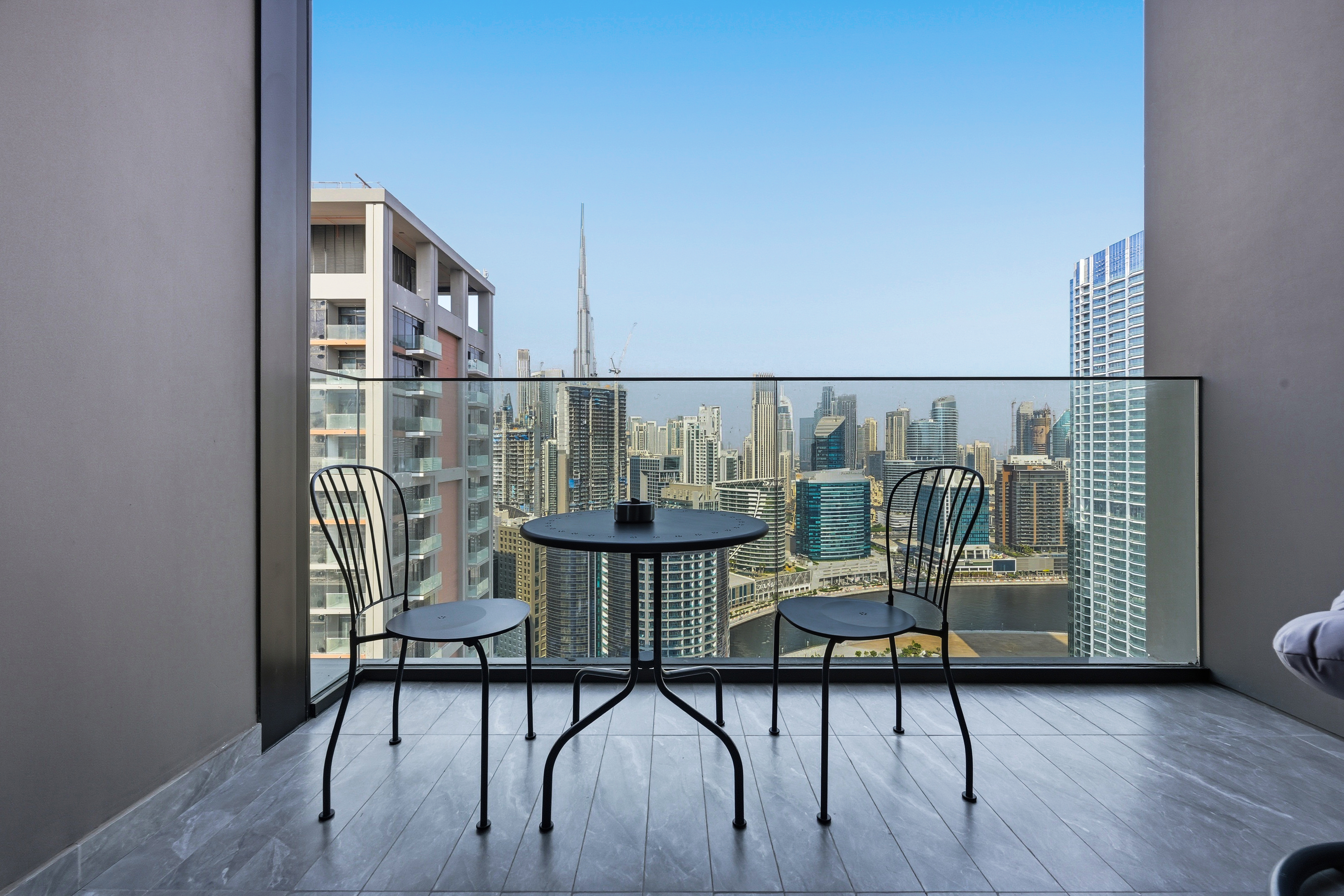 Spacious & Cozy 2BD Apartment Peninsula One, Dubai