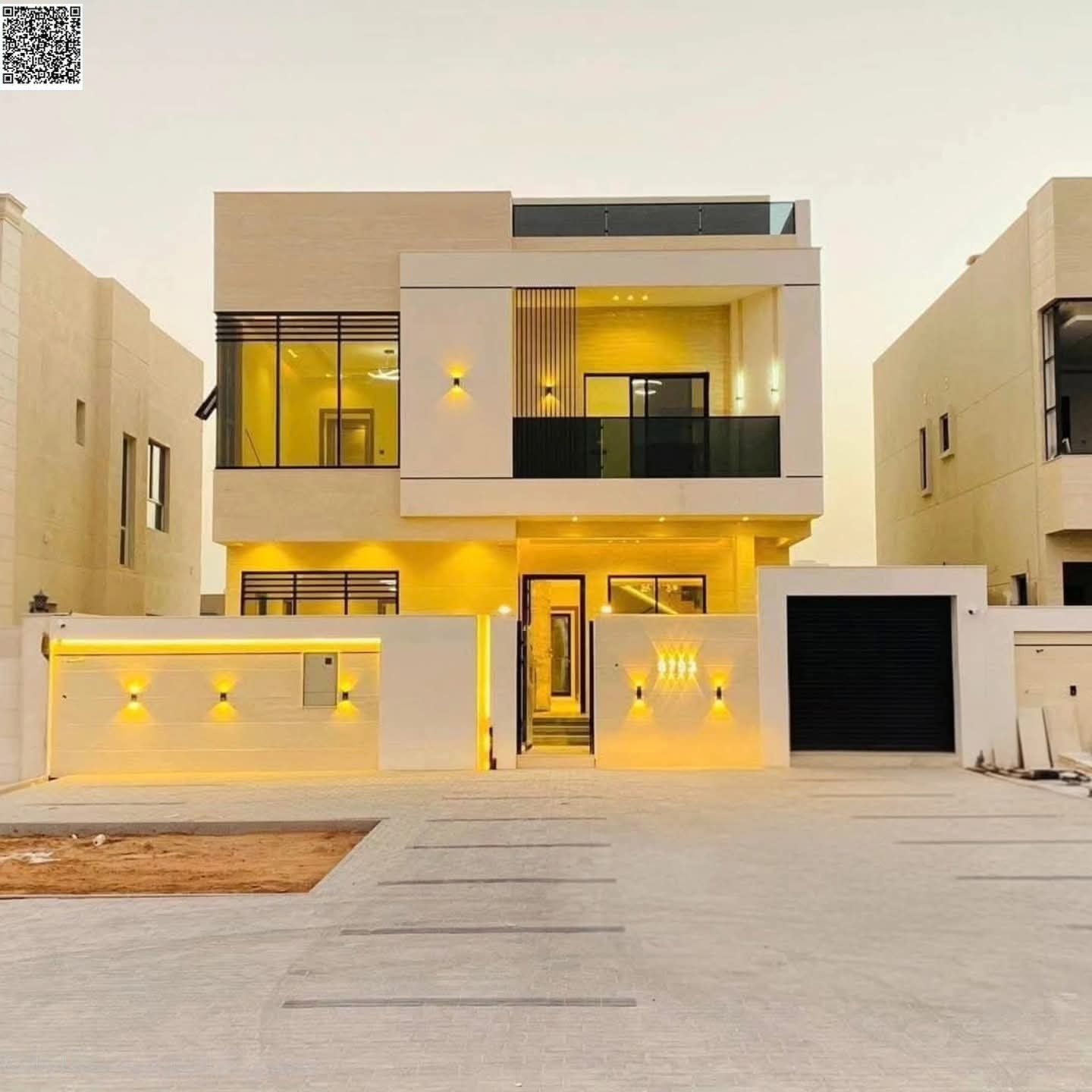 Own your property for the price of your rent: a two-story villa with a rooftop terrace, available with bank financing. Freehold ownership for all nati