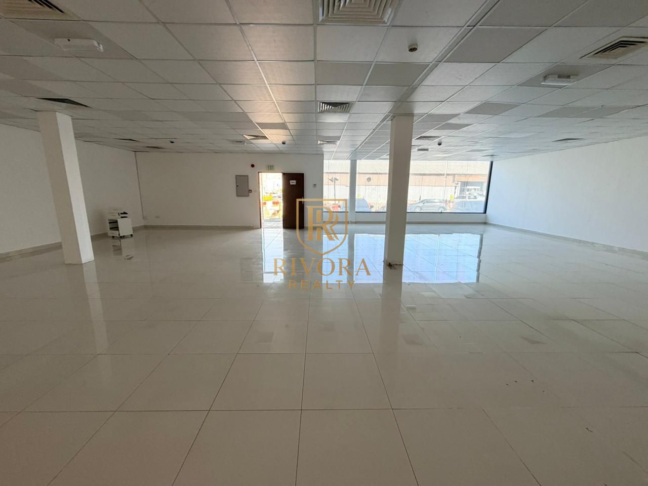 OFFICE I FLOOR / CEILING FIT-OUT I GOOD OFFER
